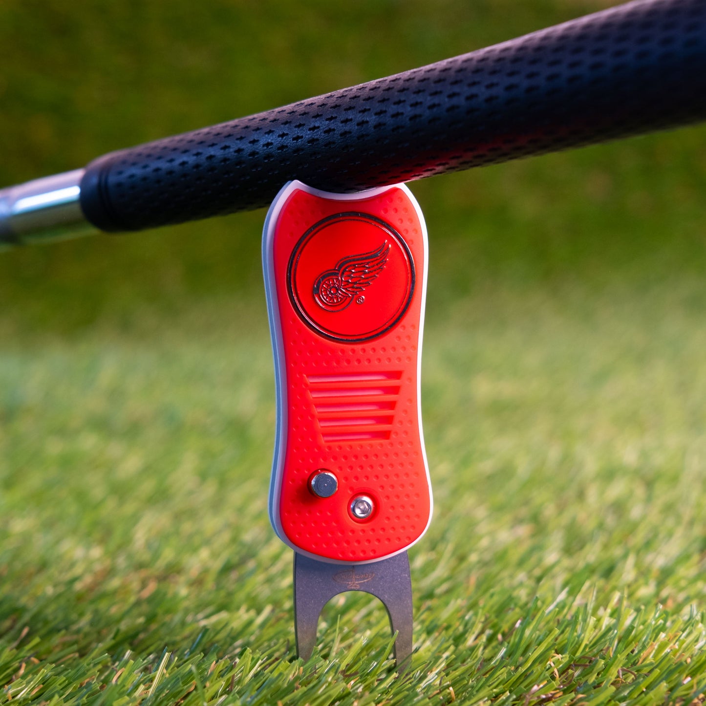 Detroit Red Wings Switchblade Divot Tool - Image 4 - Club Rehab