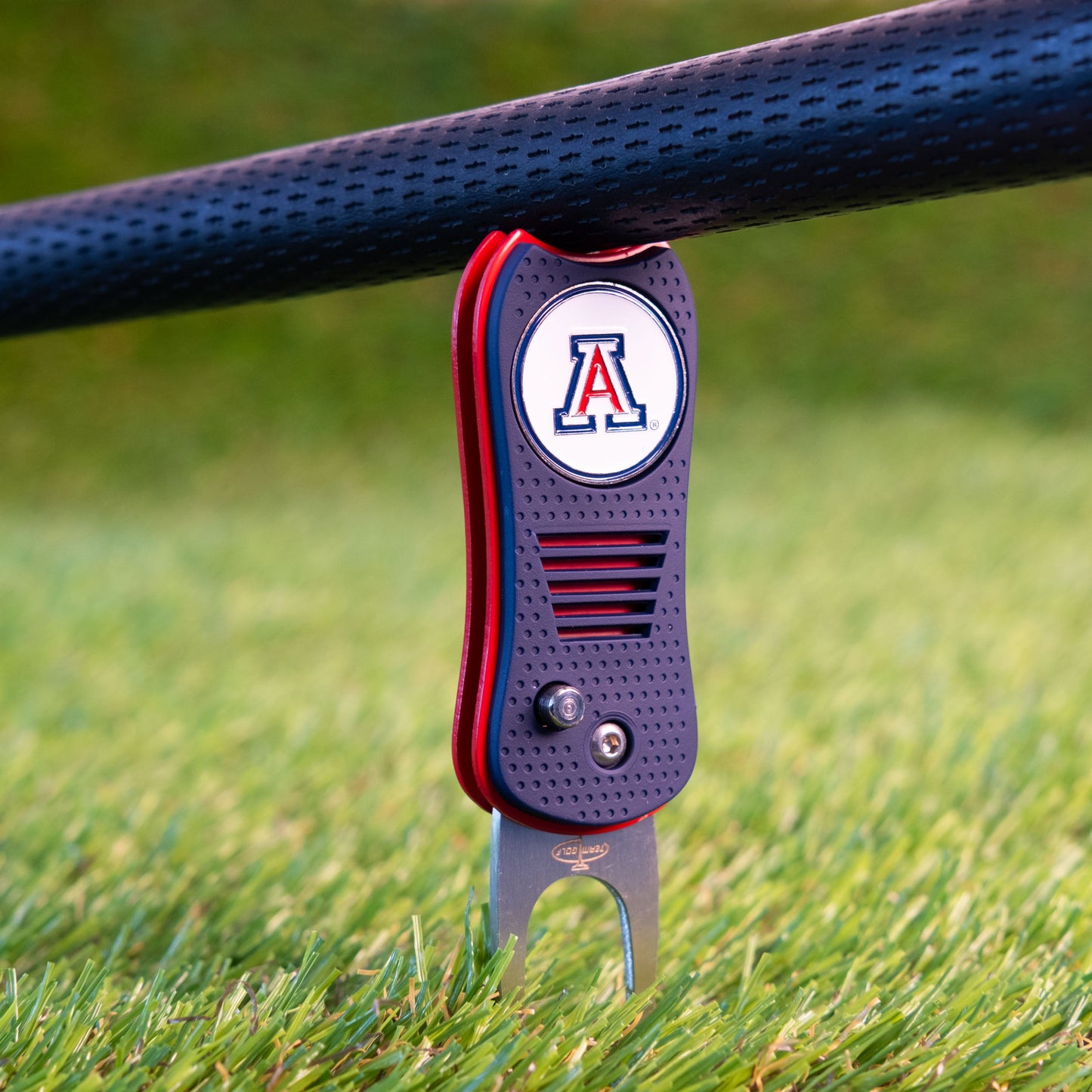 Arizona Wildcats Switchblade Divot Tool - Image 4 - Club Rehab