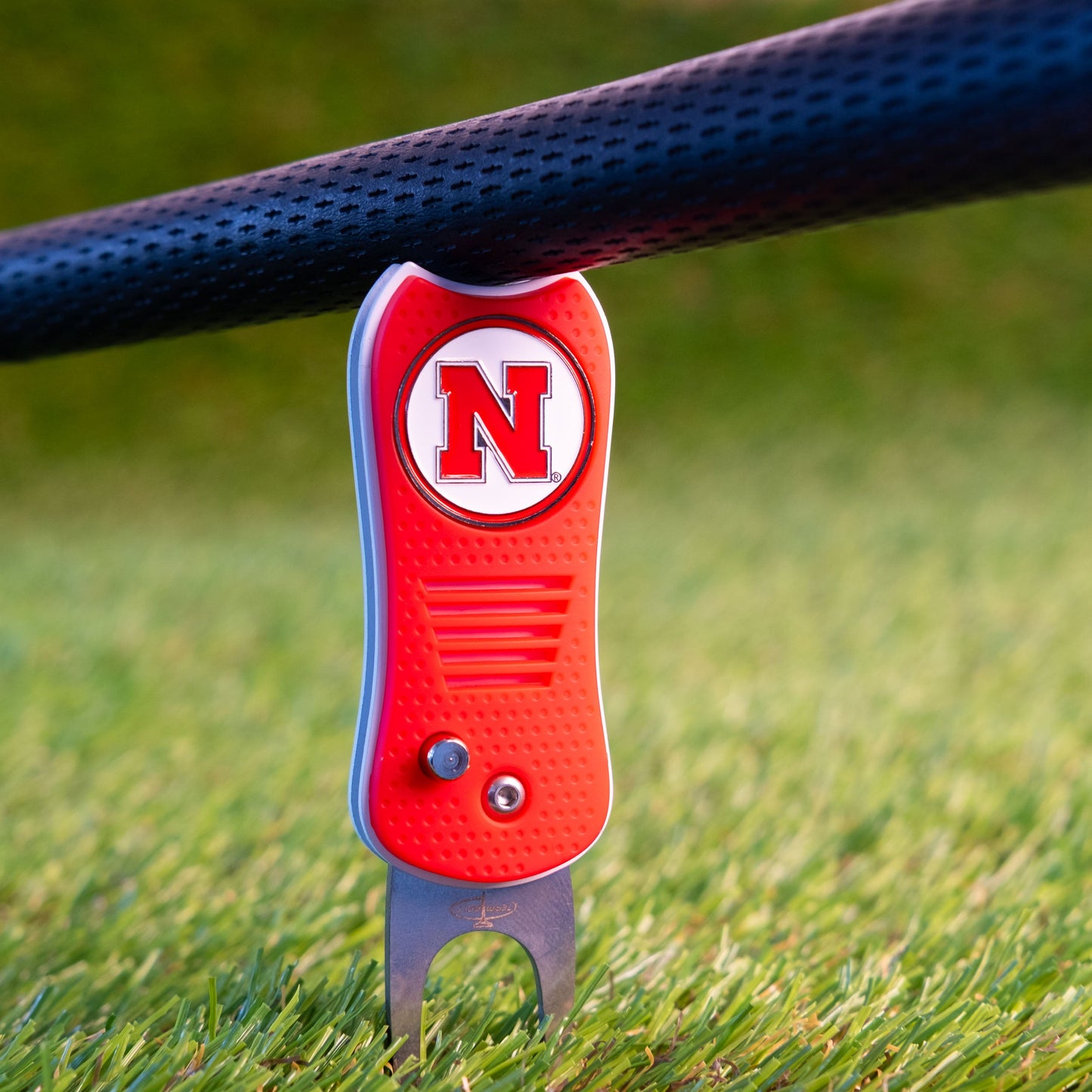 Nebraska Cornhuskers Switchblade Divot Tool - Image 4 - Club Rehab