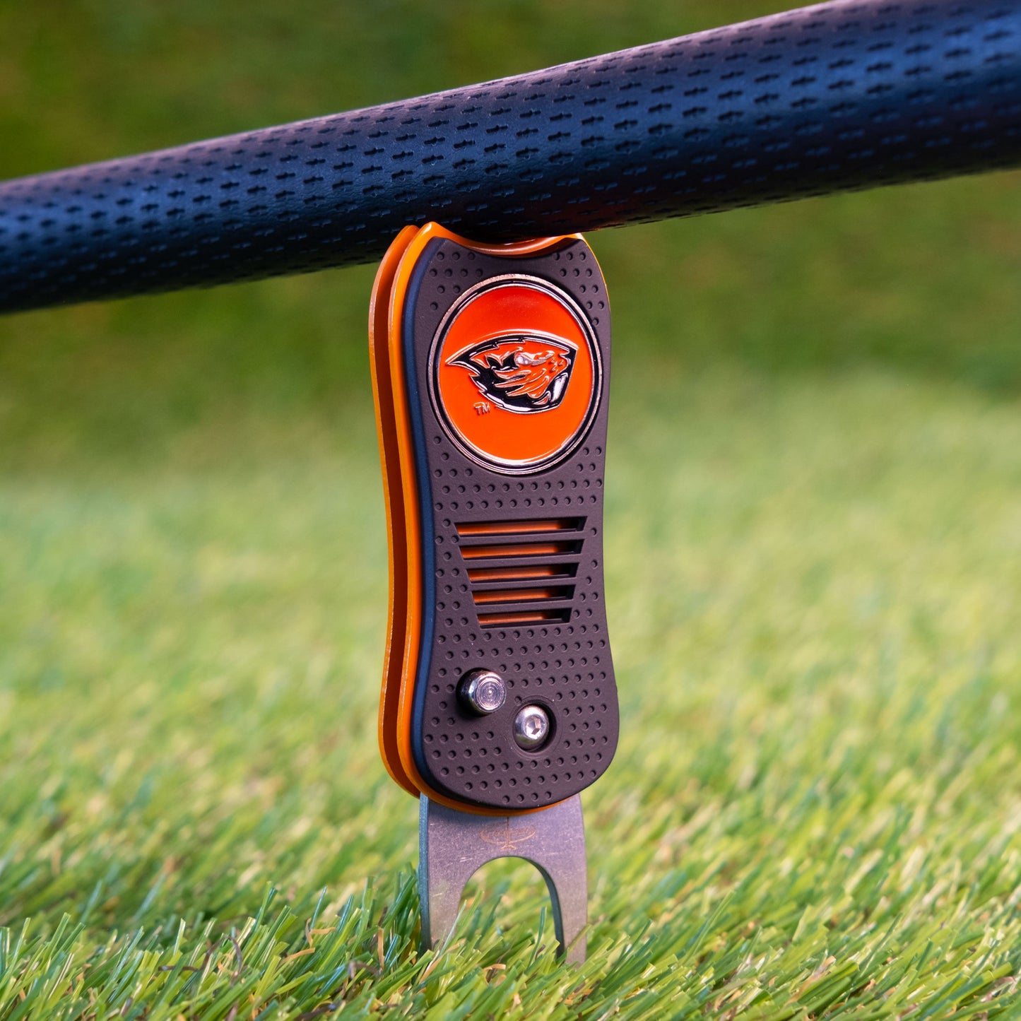 Oregon State Beavers Switchblade Divot Tool - Image 4 - Club Rehab