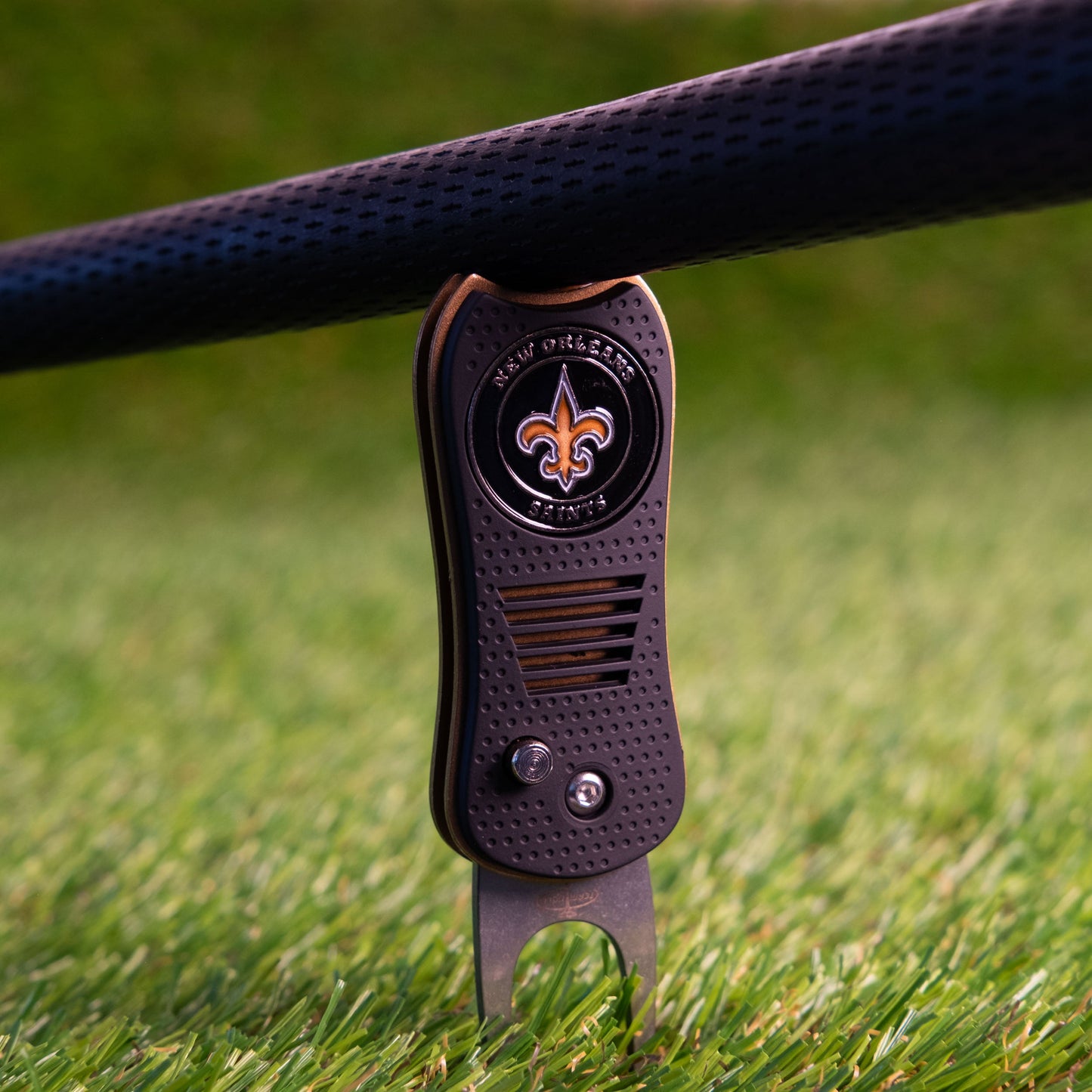 New Orleans Saints Switchblade Divot Tool - Image 4 - Club Rehab