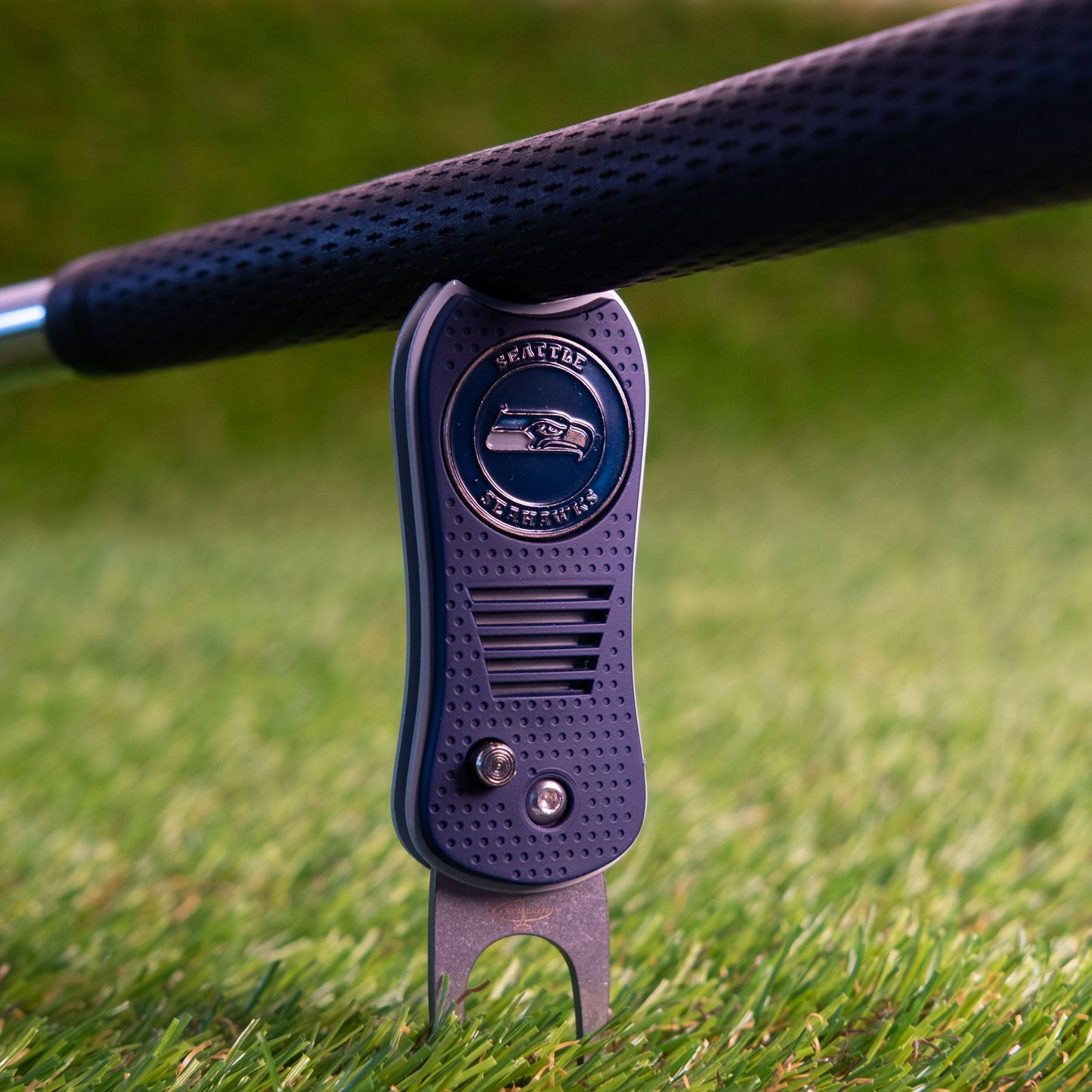 Seattle Seahawks Switchblade Divot Tool - Image 4 - Club Rehab