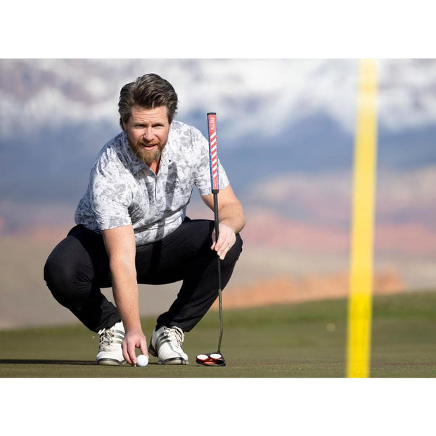Lizard Skins PG75 Star Spangled putter grip in use on the green