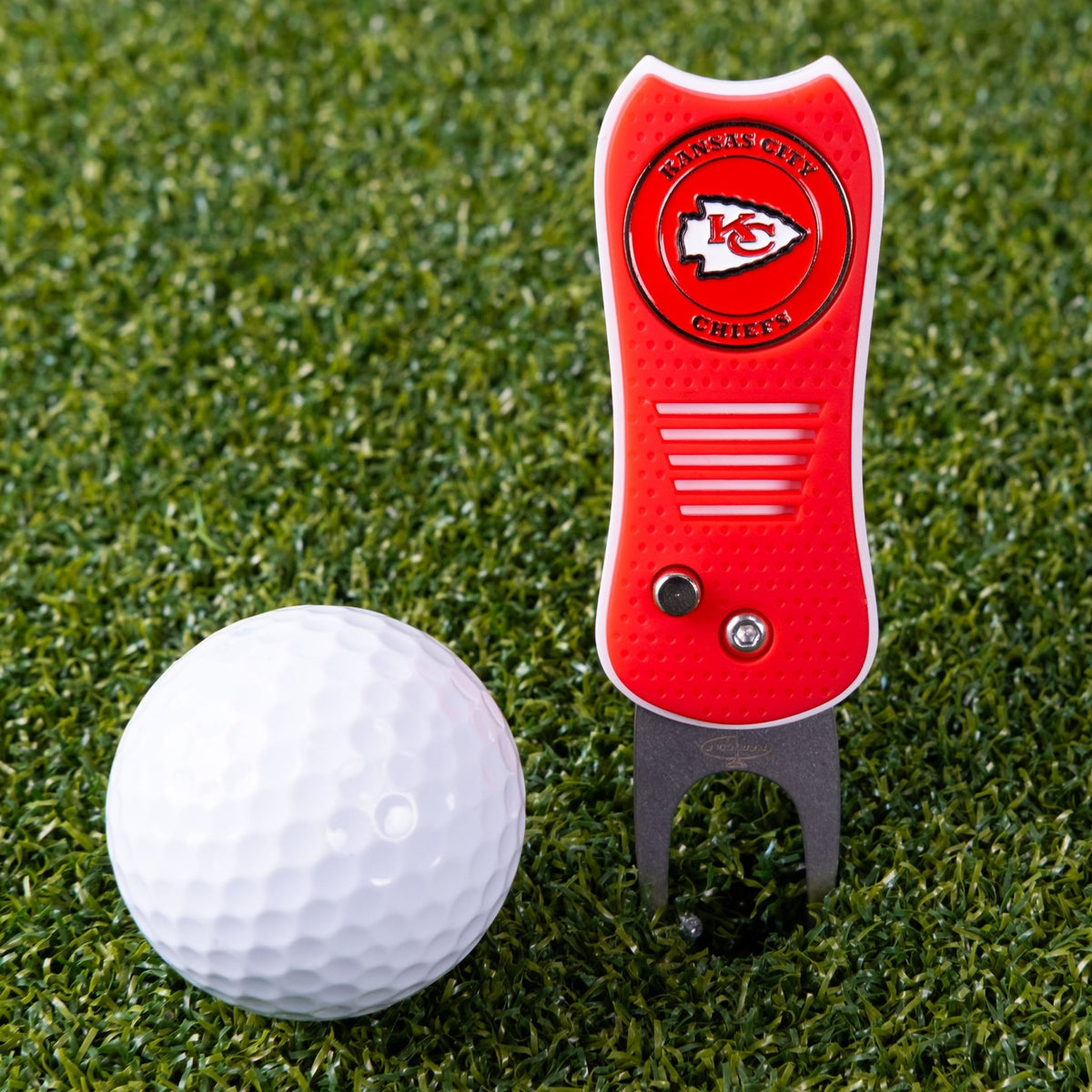Kansas City Chiefs Switchblade Divot Tool - Image 2 - Club Rehab