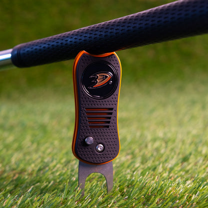 Anaheim Ducks Switchblade Divot Tool - Image 4 - Club Rehab