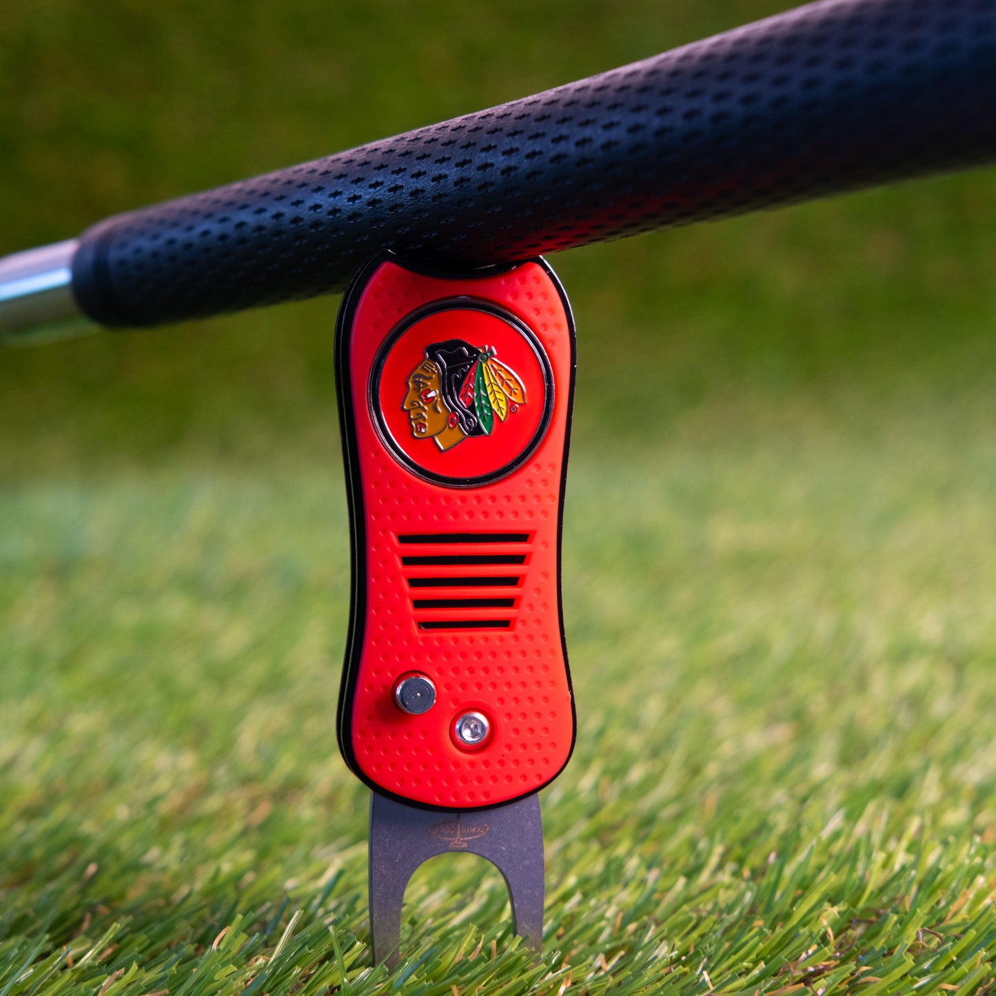 Chicago Blackhawks Switchblade Divot Tool - Image 4 - Club Rehab