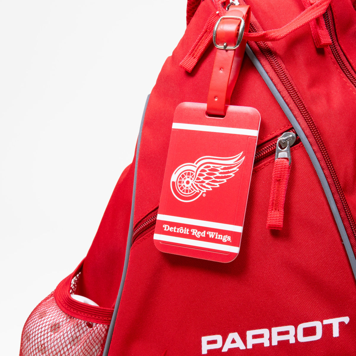 Detroit Red Wings plastic golf bag tag by Team Golf, product photo 3