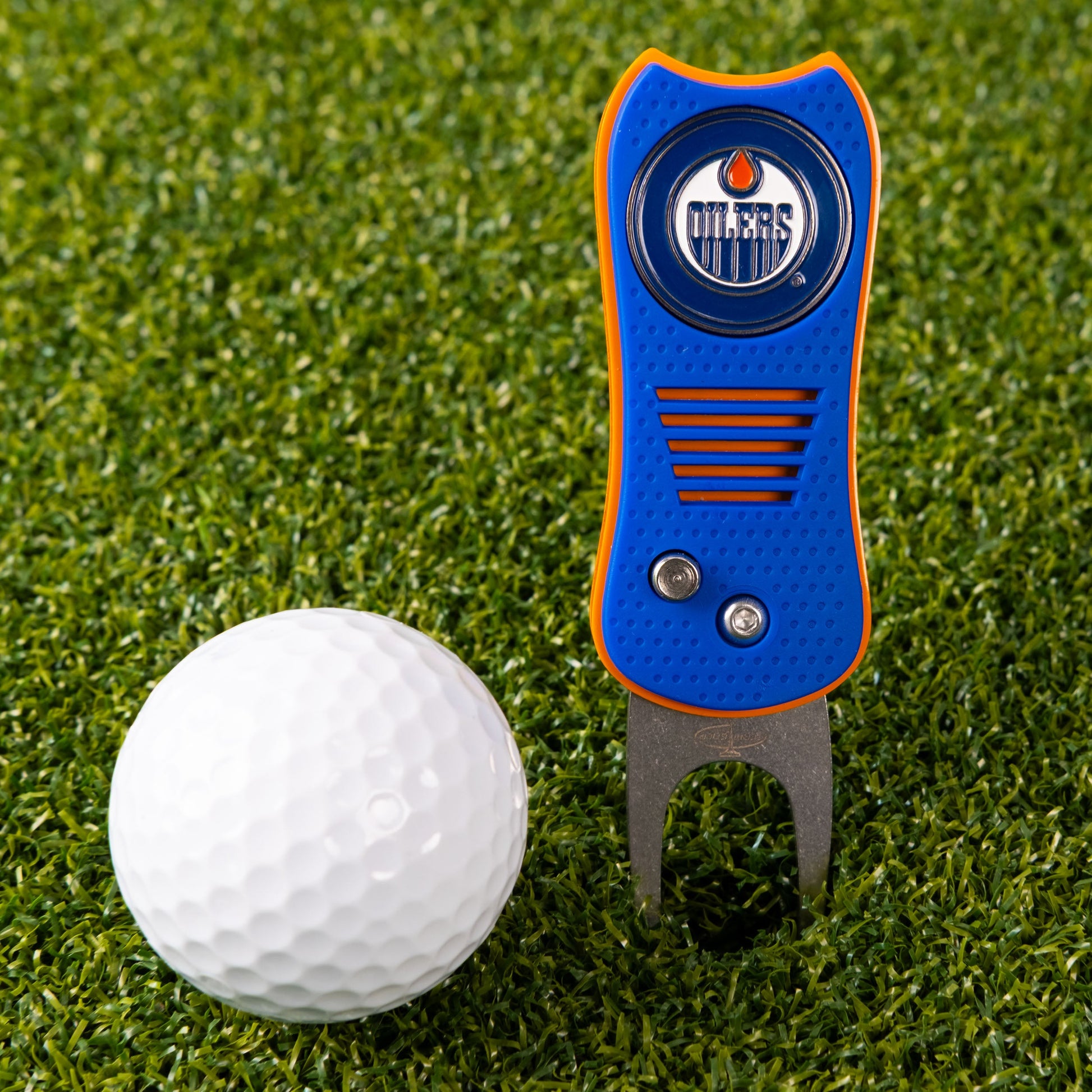 Edmonton Oilers Switchblade Divot Tool - Image 2 - Club Rehab