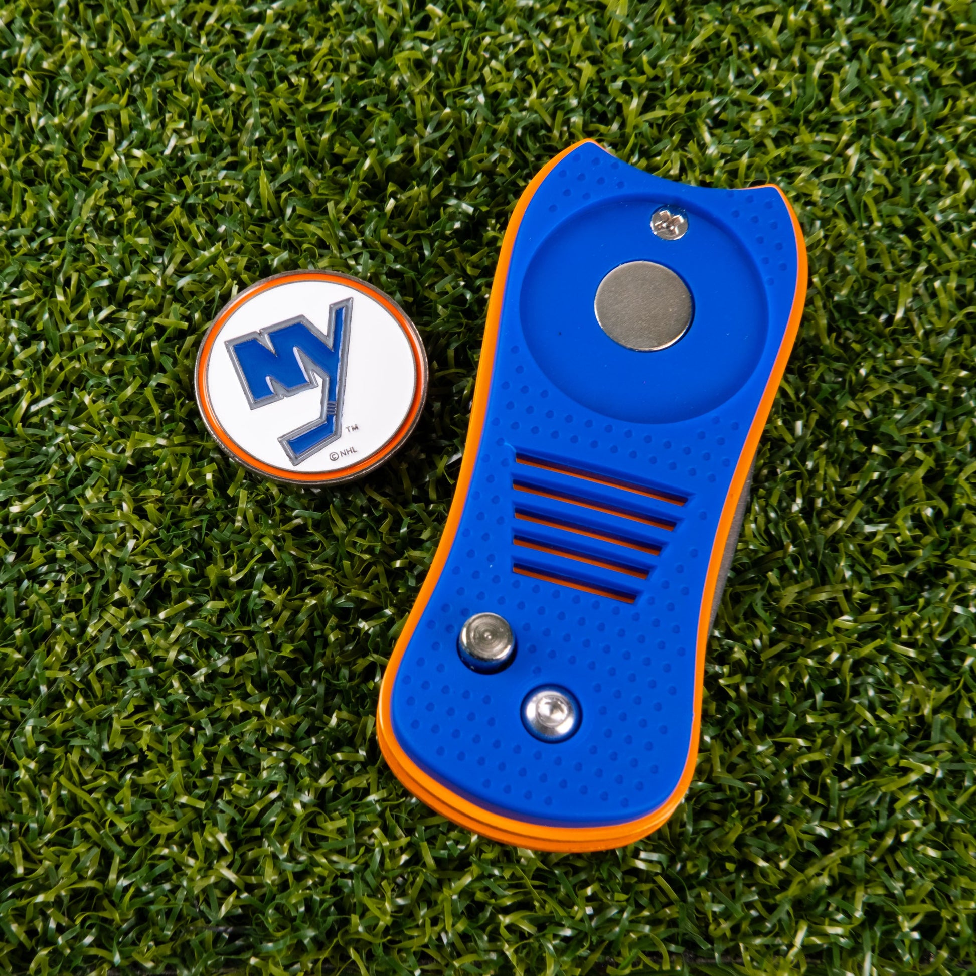 New York Islanders Switchblade Divot Tool - Image 3 - Club Rehab
