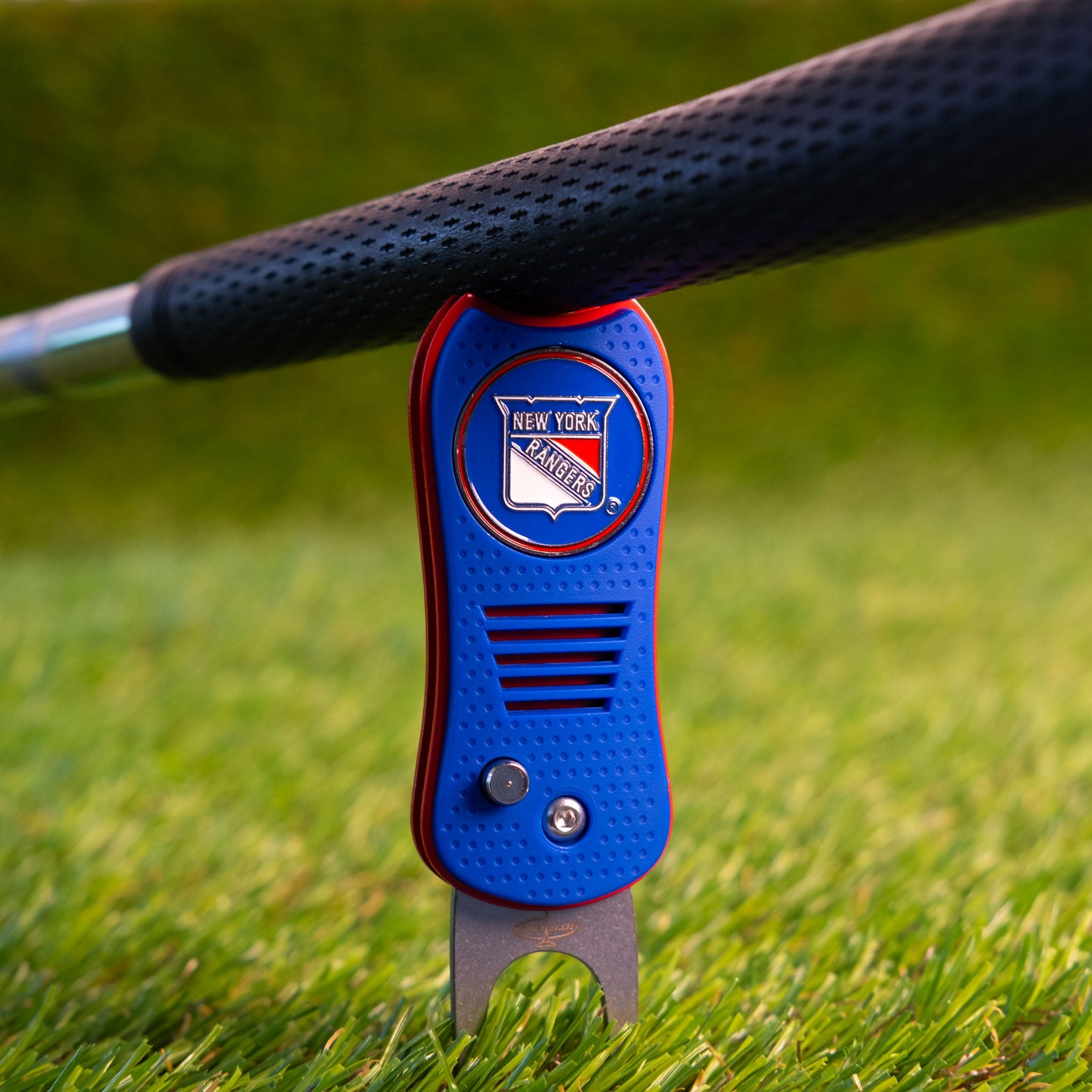 New York Rangers Switchblade Divot Tool - Image 4 - Club Rehab