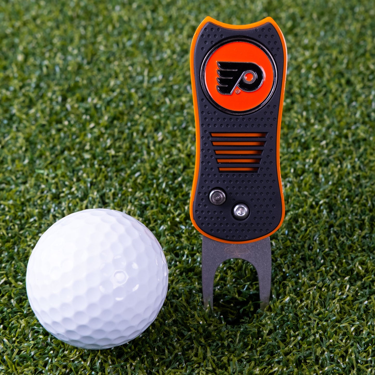 Philadelphia Flyers Switchblade Divot Tool - Image 2 - Club Rehab