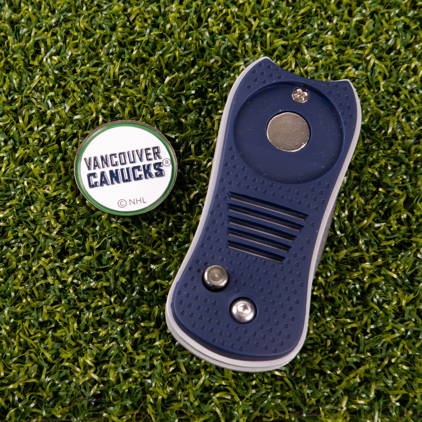 Vancouver Canucks Switchblade Divot Tool - Image 3 - Club Rehab