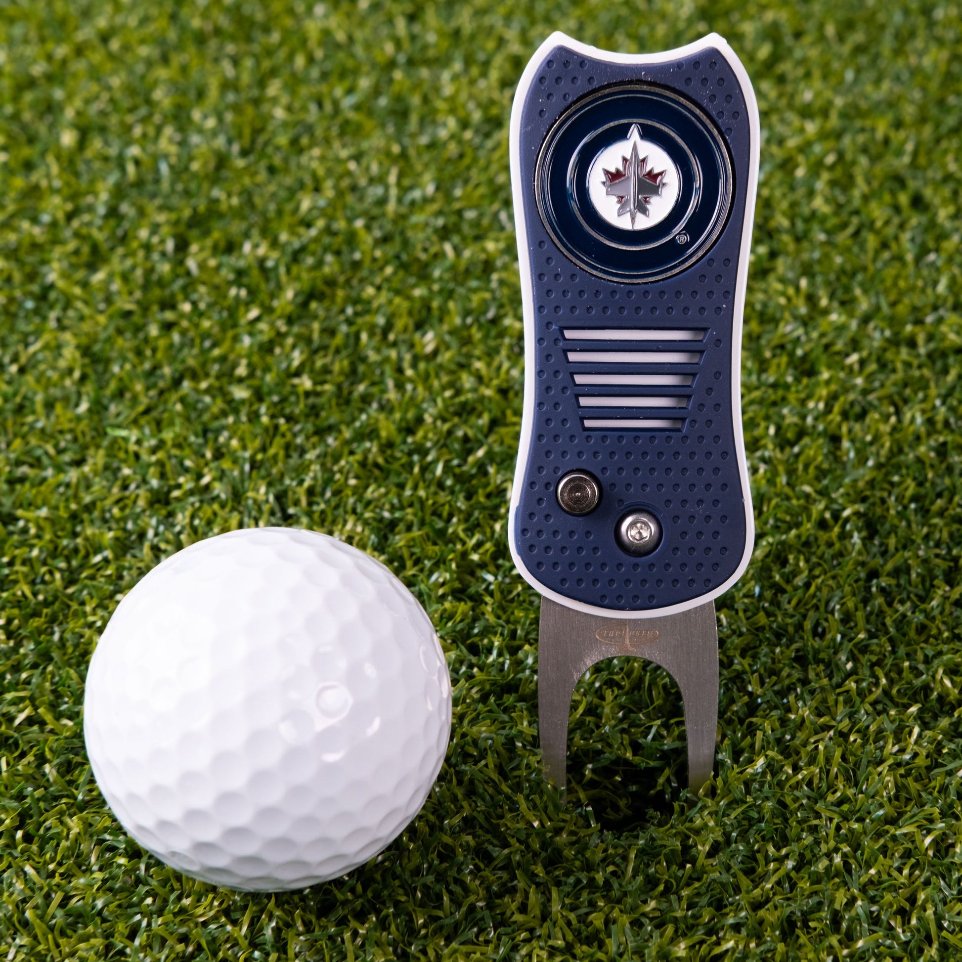 Winnipeg Jets Switchblade Divot Tool - Image 2 - Club Rehab