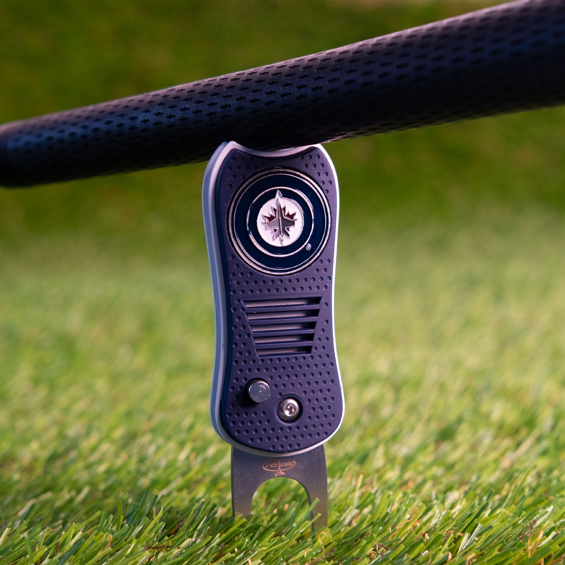 Winnipeg Jets Switchblade Divot Tool - Image 4 - Club Rehab