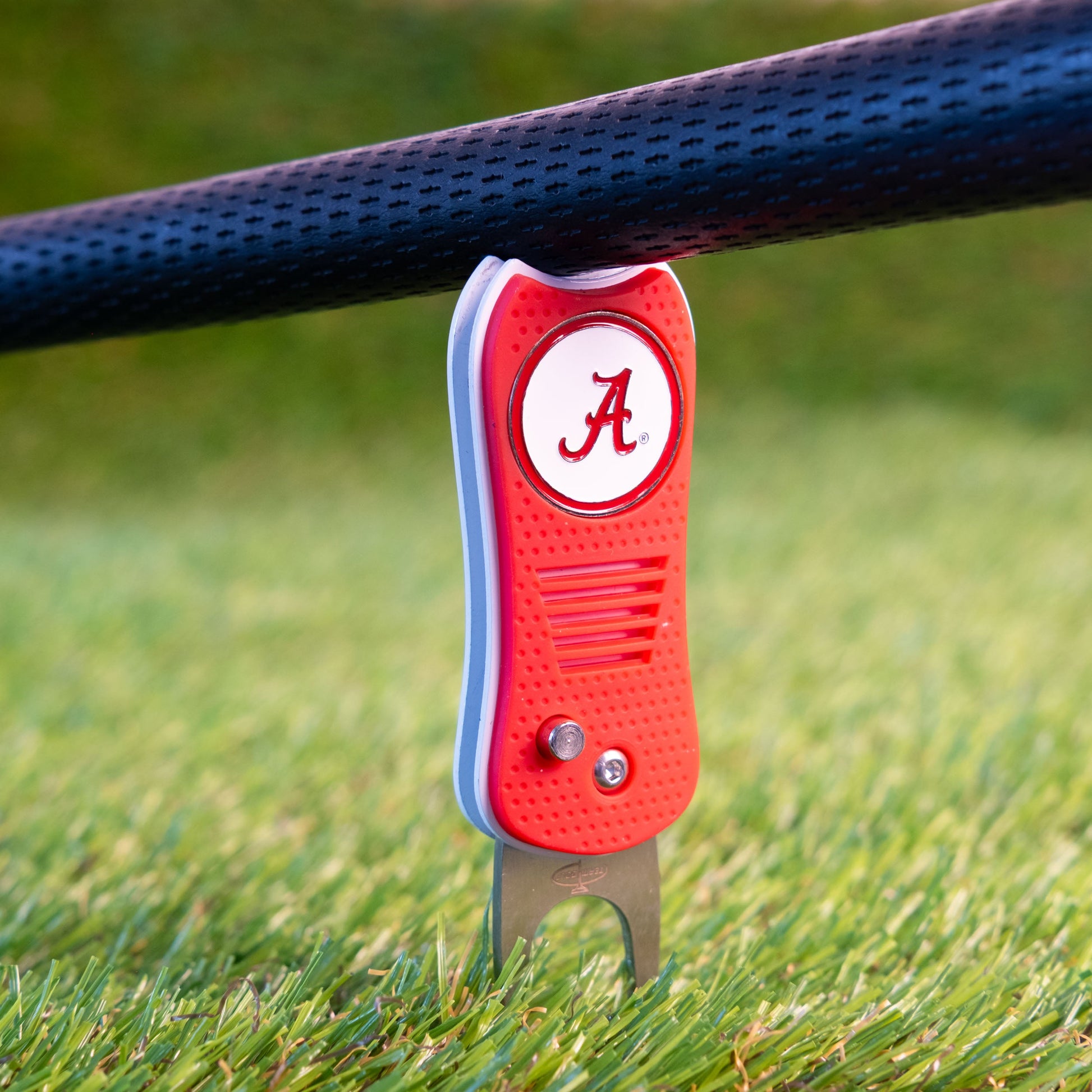 Alabama Crimson Tide Switchblade Divot Tool - Image 4 - Club Rehab