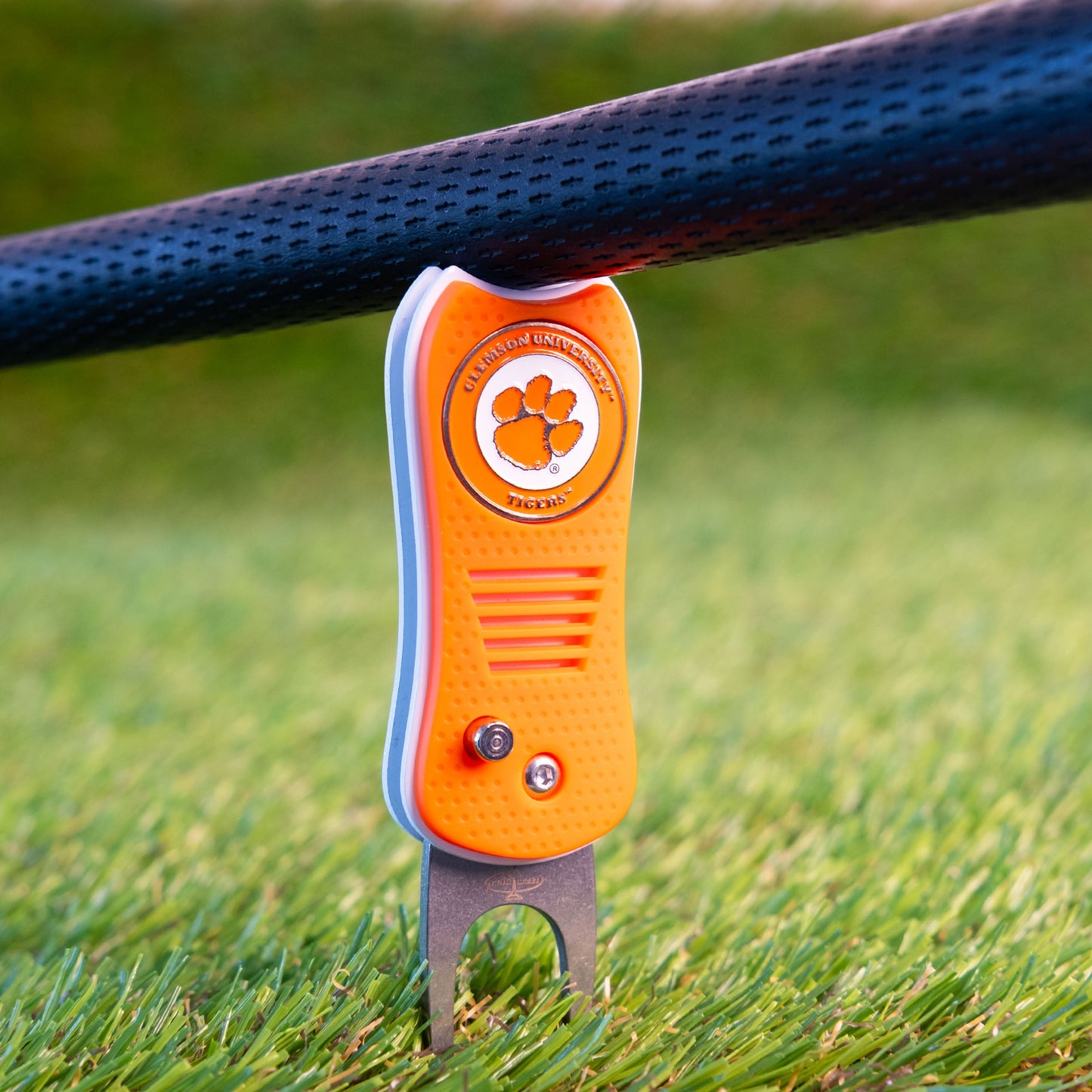 Clemson Tigers Switchblade Divot Tool - Image 4 - Club Rehab