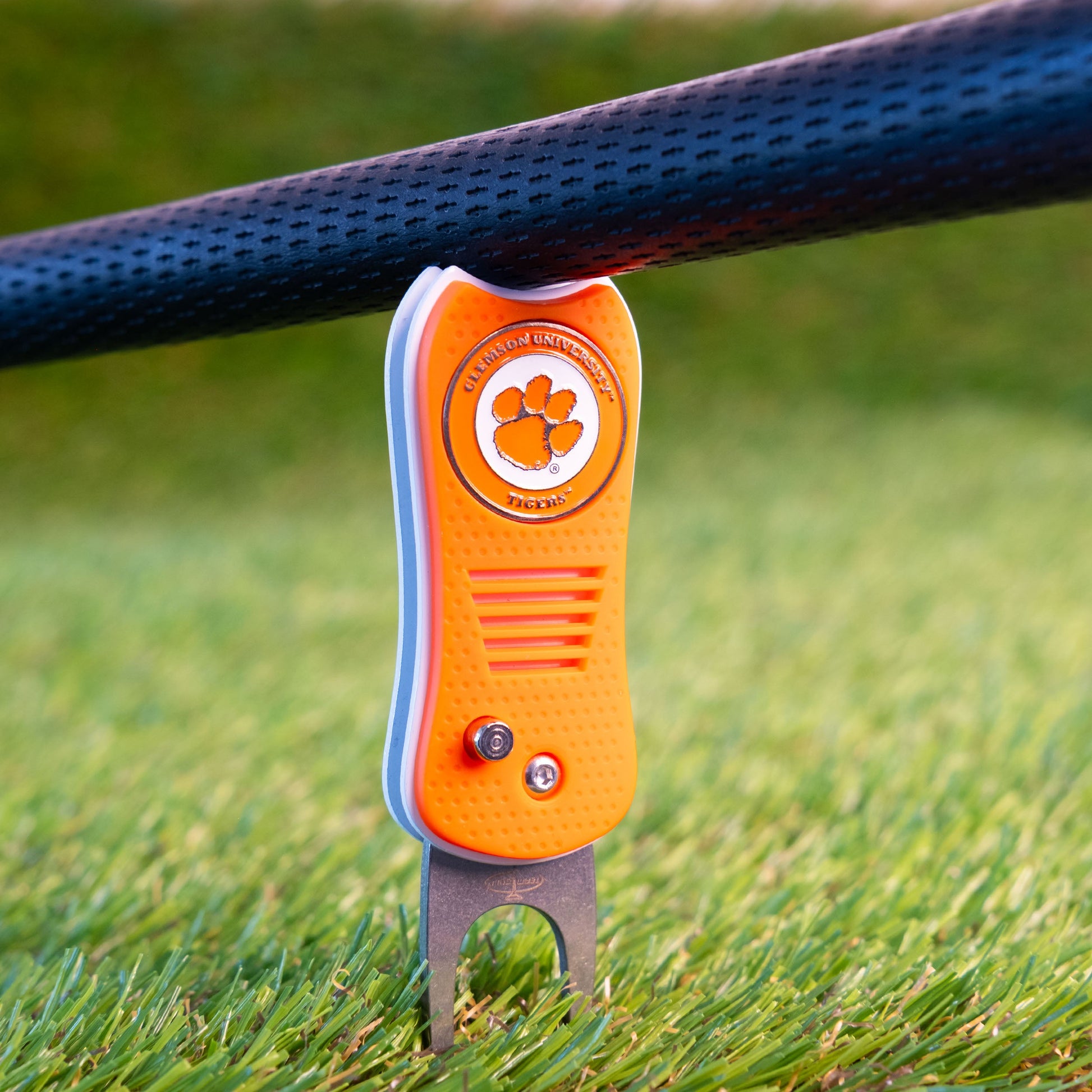 Clemson Tigers Switchblade Divot Tool - Image 4 - Club Rehab