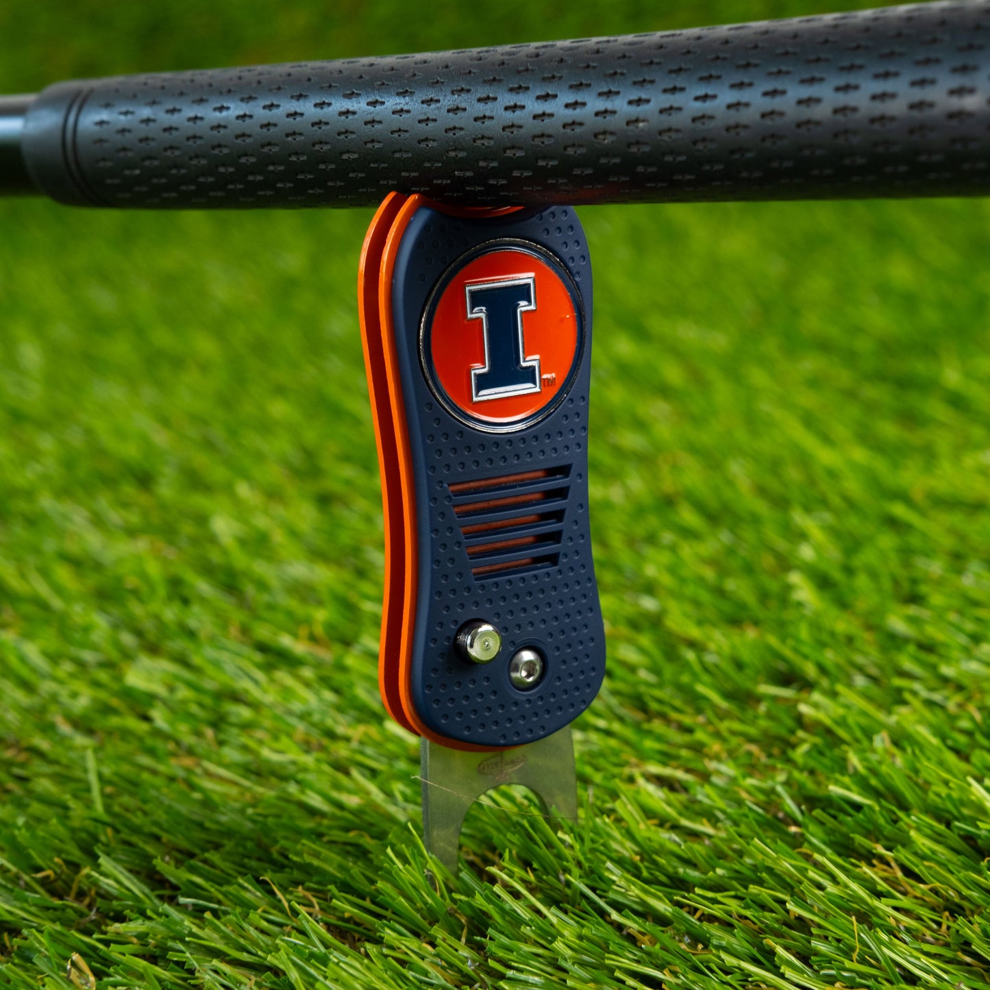 Illinois Fighting Illini Switchblade Divot Tool - Image 4 - Club Rehab