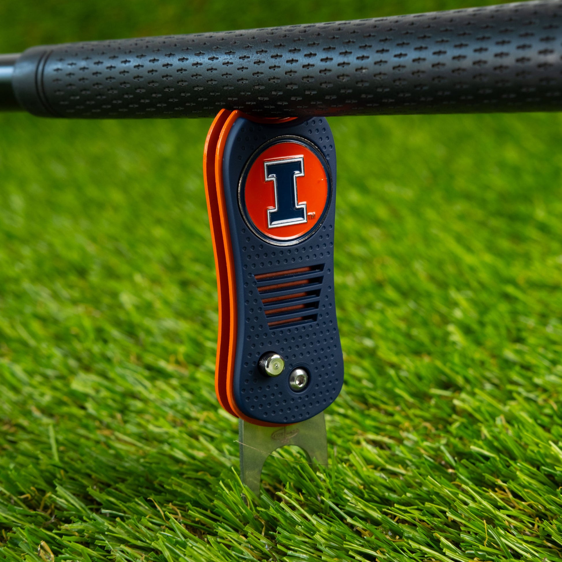 Illinois Fighting Illini Switchblade Divot Tool - Image 4 - Club Rehab