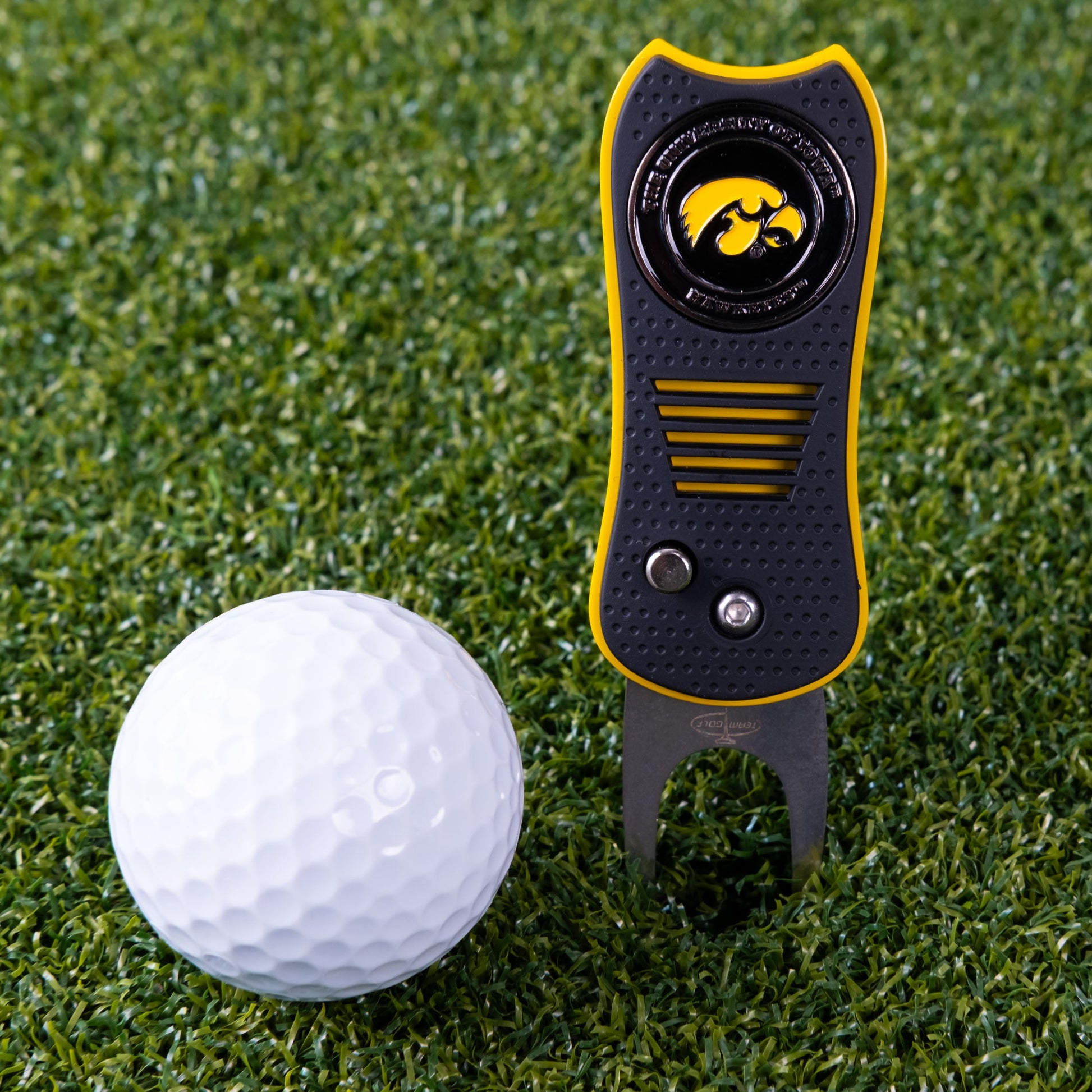 Iowa Hawkeyes Switchblade Divot Tool - Image 2 - Club Rehab