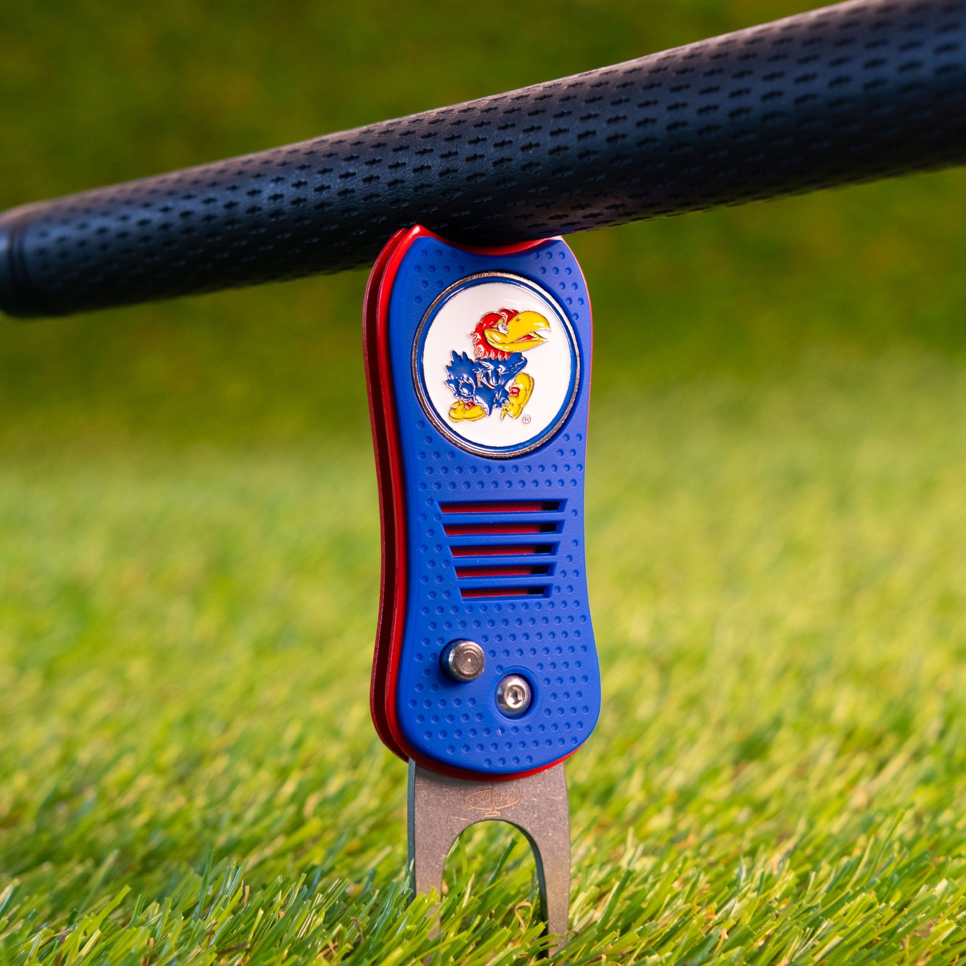 Kansas Jayhawks Switchblade Divot Tool - Image 4 - Club Rehab