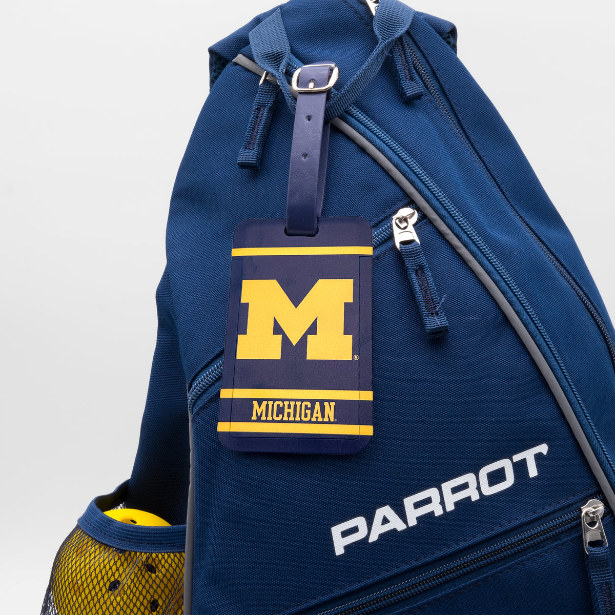 Michigan Wolverines plastic golf bag tag by Team Golf, product photo 3
