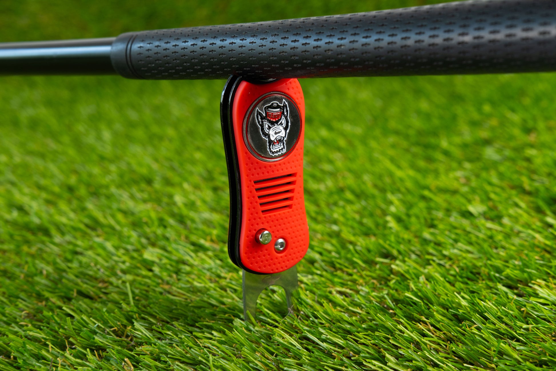 NC State Wolfpack Switchblade Divot Tool - Image 4 - Club Rehab