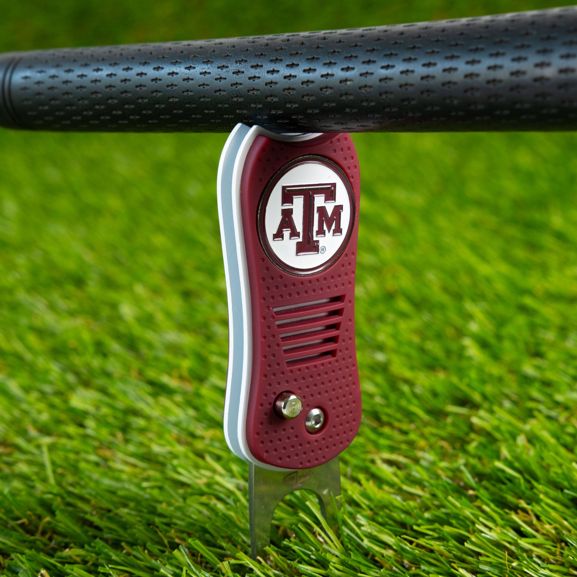 Texas A&M Aggies Switchblade Divot Tool - Image 4 - Club Rehab