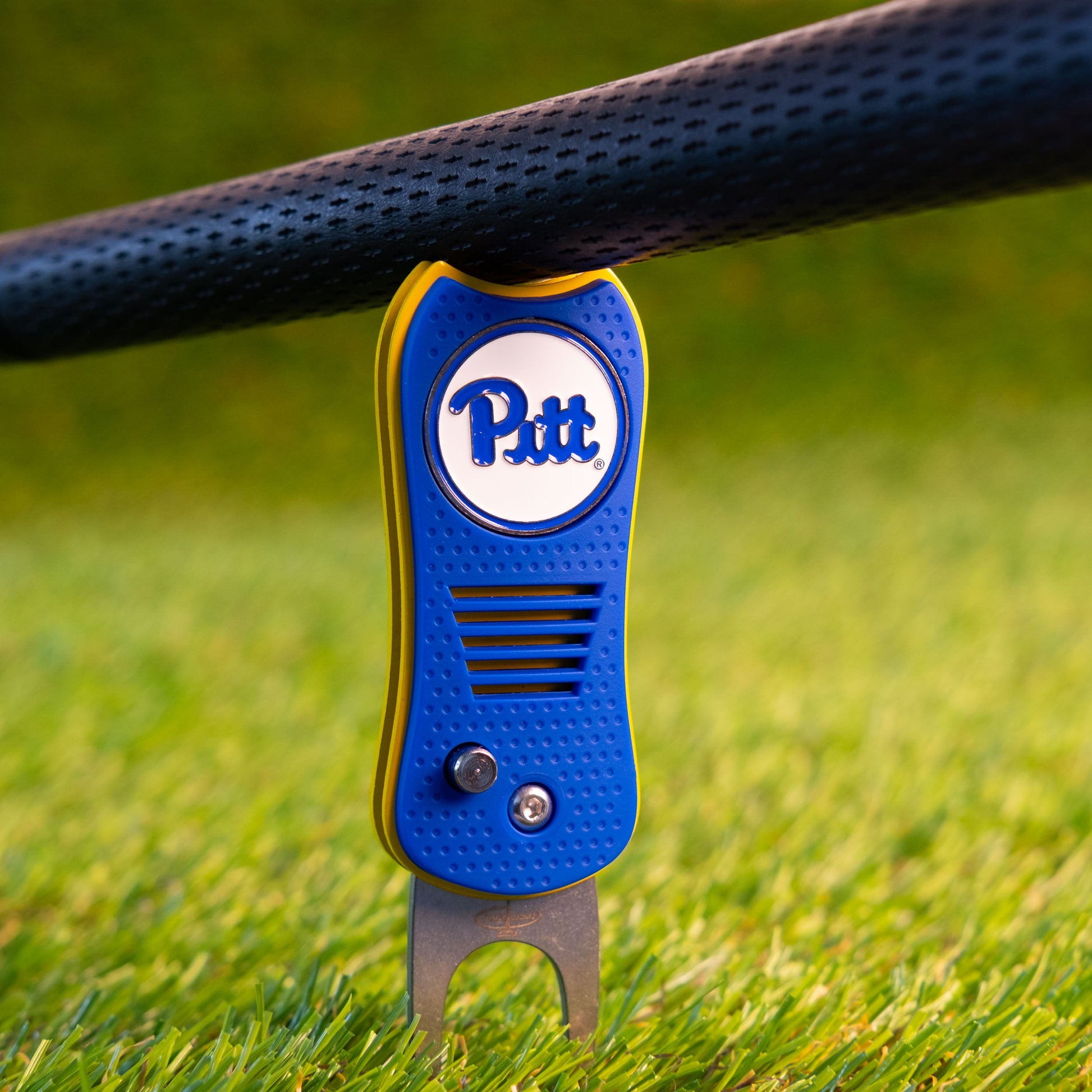 Pittsburgh Panthers Switchblade Divot Tool - Image 4 - Club Rehab