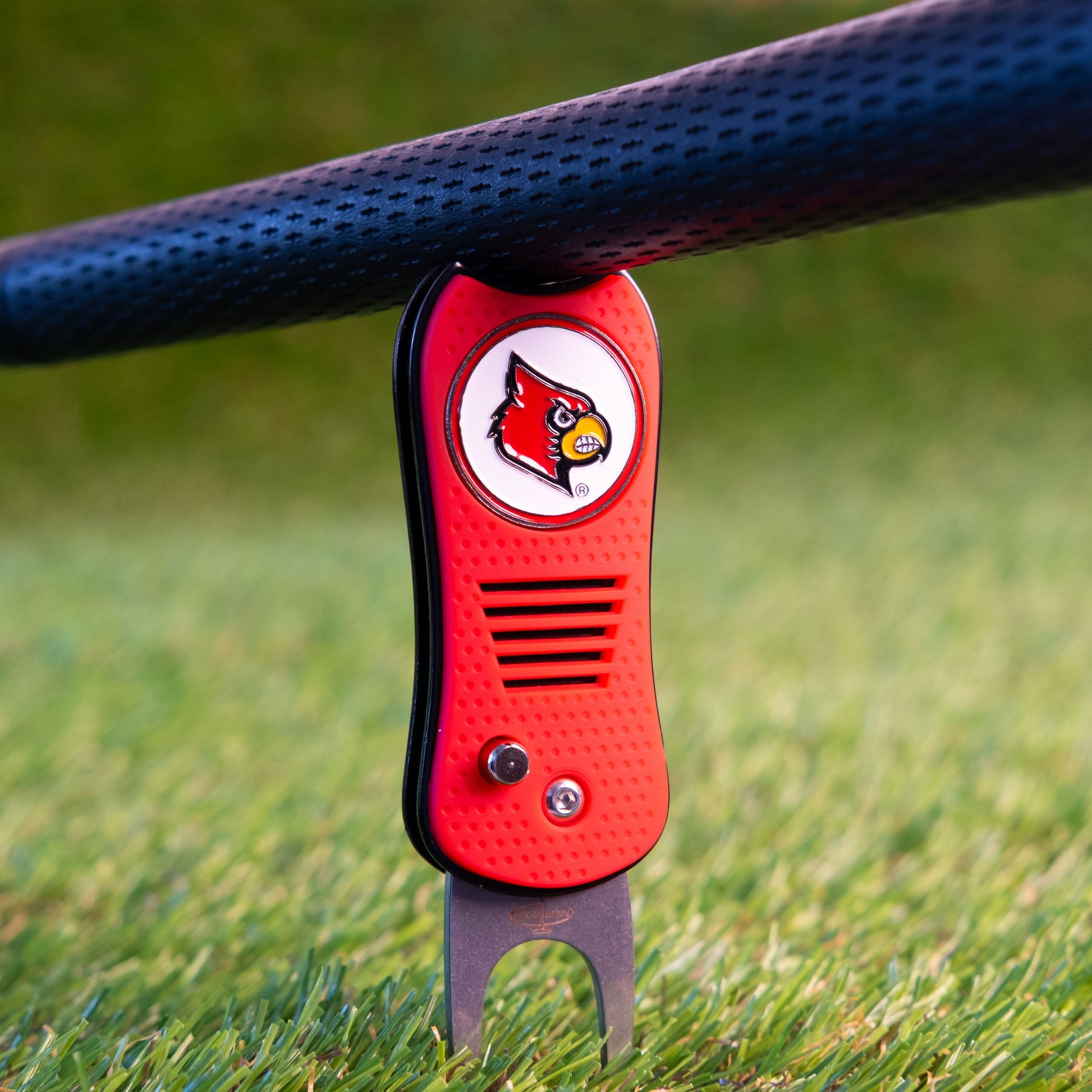 Louisville Cardinals Switchblade Divot Tool - Image 4 - Club Rehab
