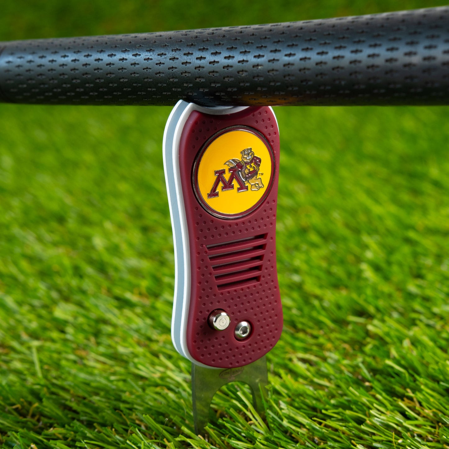 Minnesota Golden Gophers Switchblade Divot Tool - Image 4 - Club Rehab