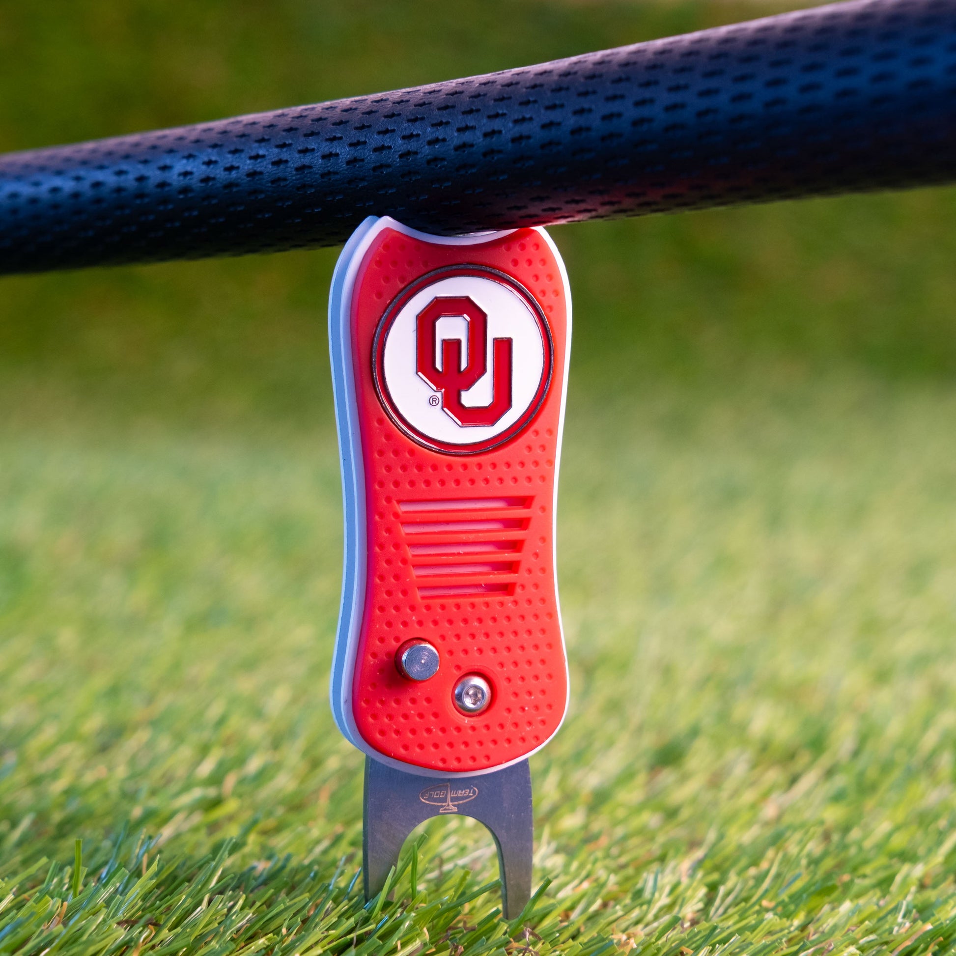 Oklahoma Sooners Switchblade Divot Tool - Image 4 - Club Rehab