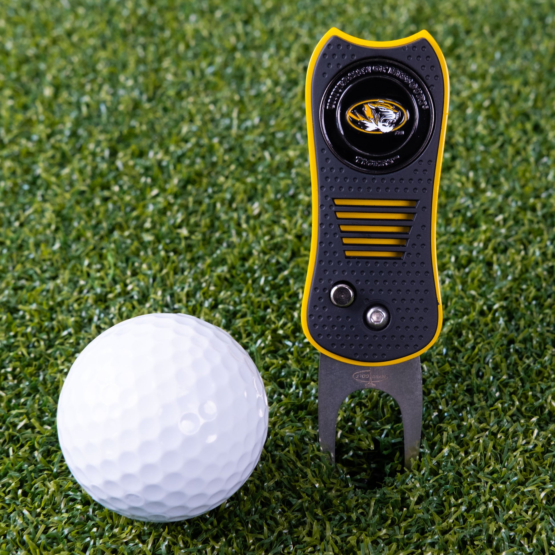Missouri Tigers Switchblade Divot Tool - Image 2 - Club Rehab