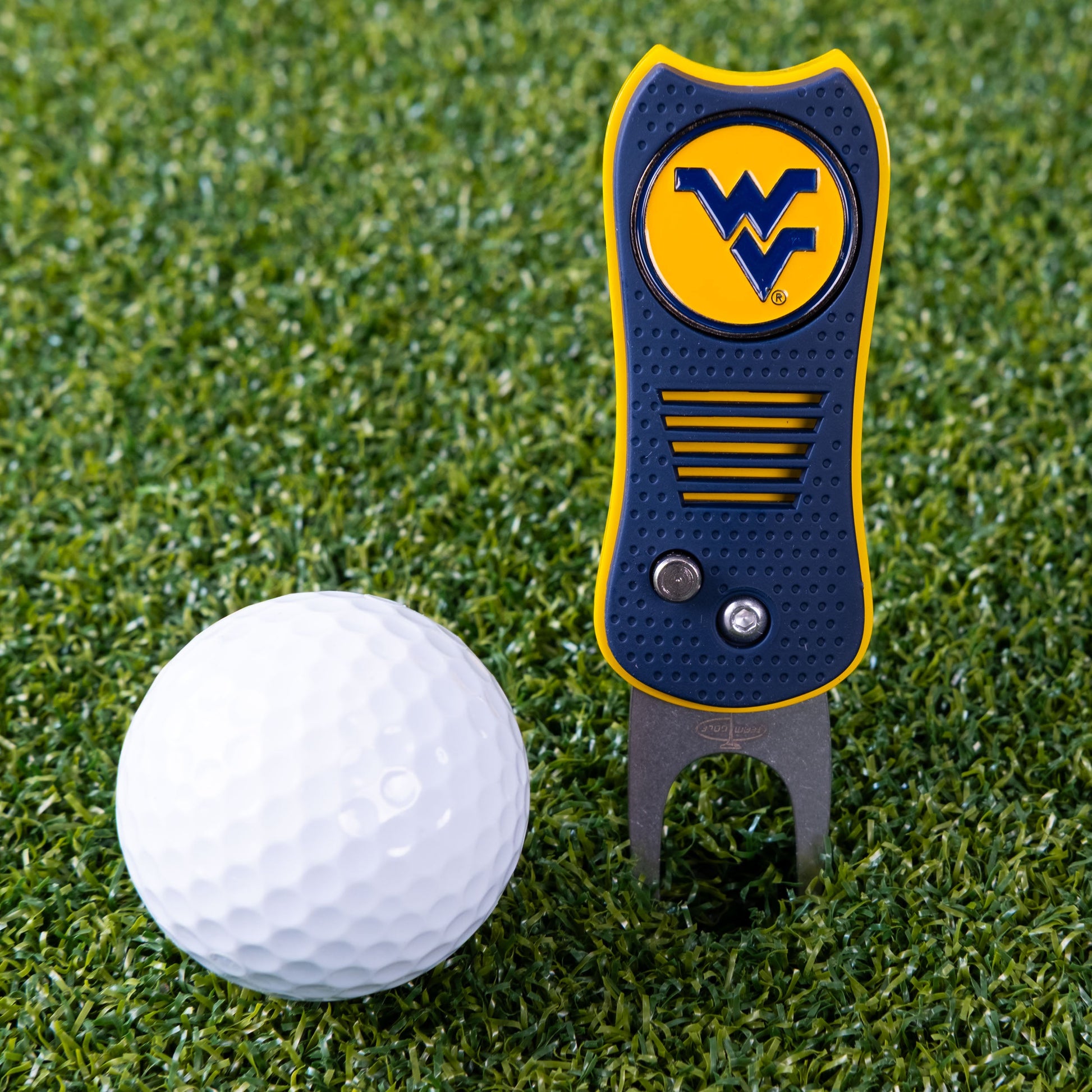West Virginia Mountaineers Switchblade Divot Tool - Image 2 - Club Rehab