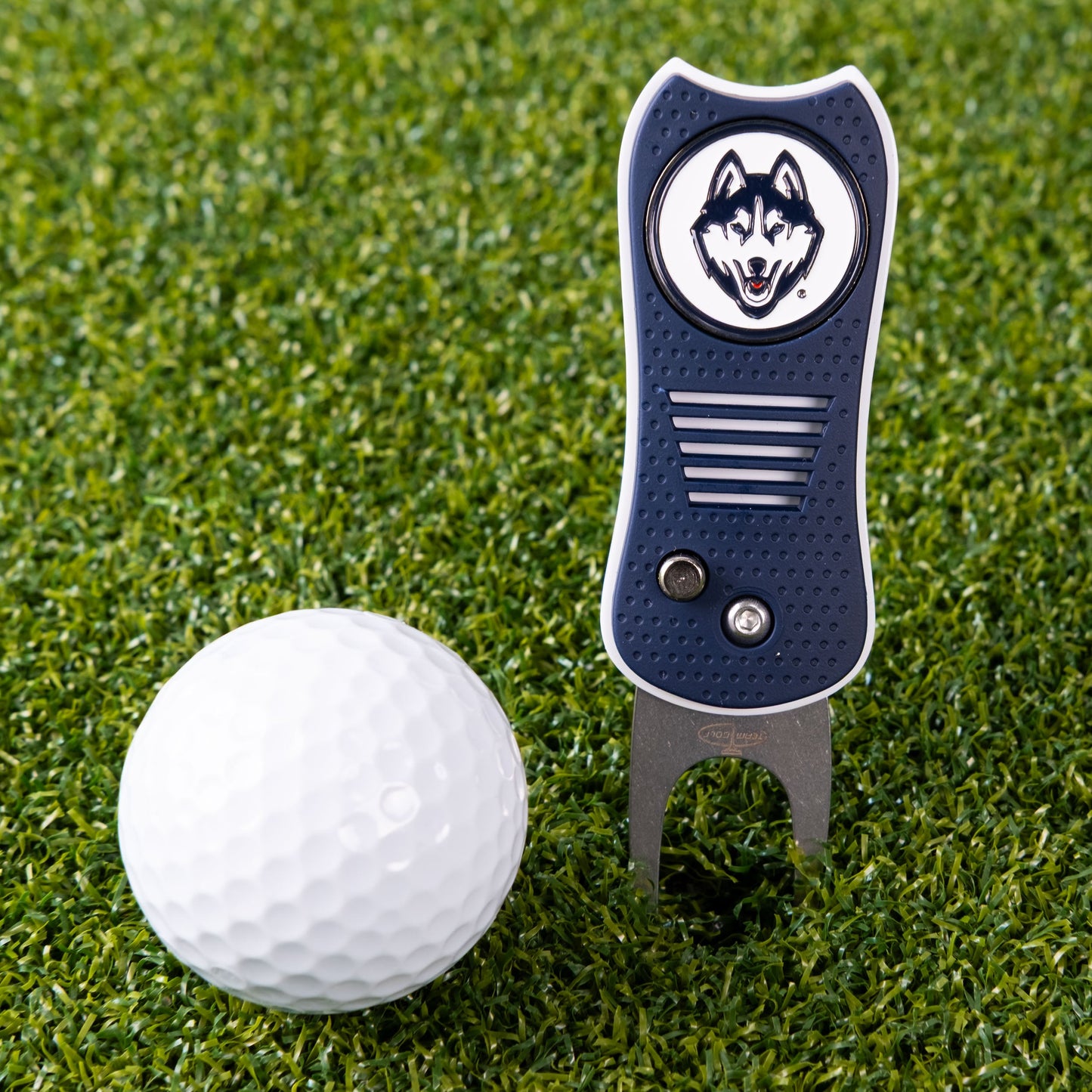UConn Huskies Switchblade Divot Tool - Image 2 - Club Rehab