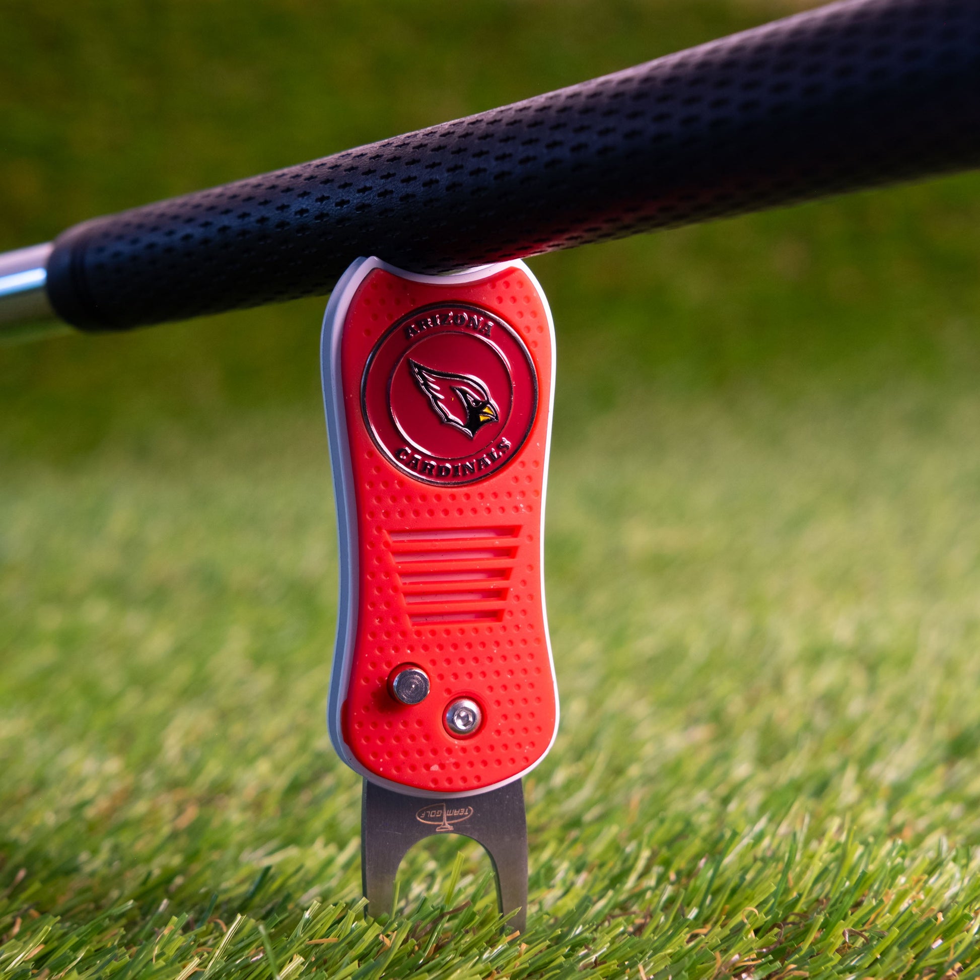 Arizona Cardinals Switchblade Divot Tool - Image 4 - Club Rehab