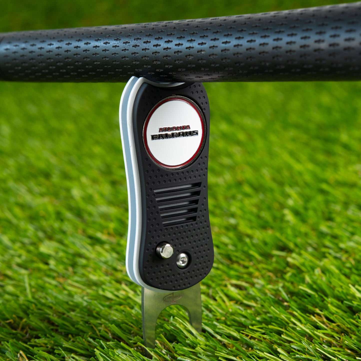 Atlanta Falcons Switchblade Divot Tool - Image 4 - Club Rehab