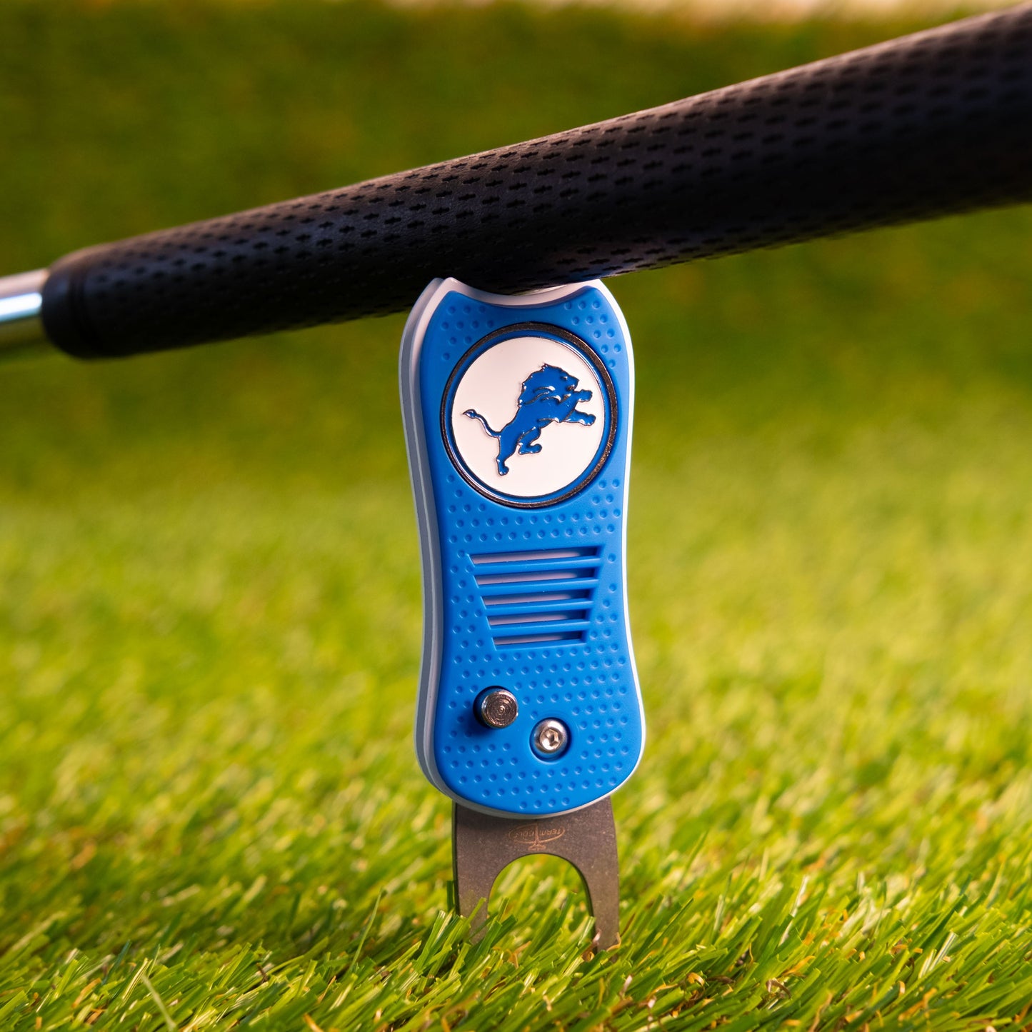 Detroit Lions Switchblade Divot Tool - Image 4 - Club Rehab