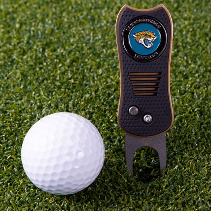 Jacksonville Jaguars Switchblade Divot Tool - Image 2 - Club Rehab