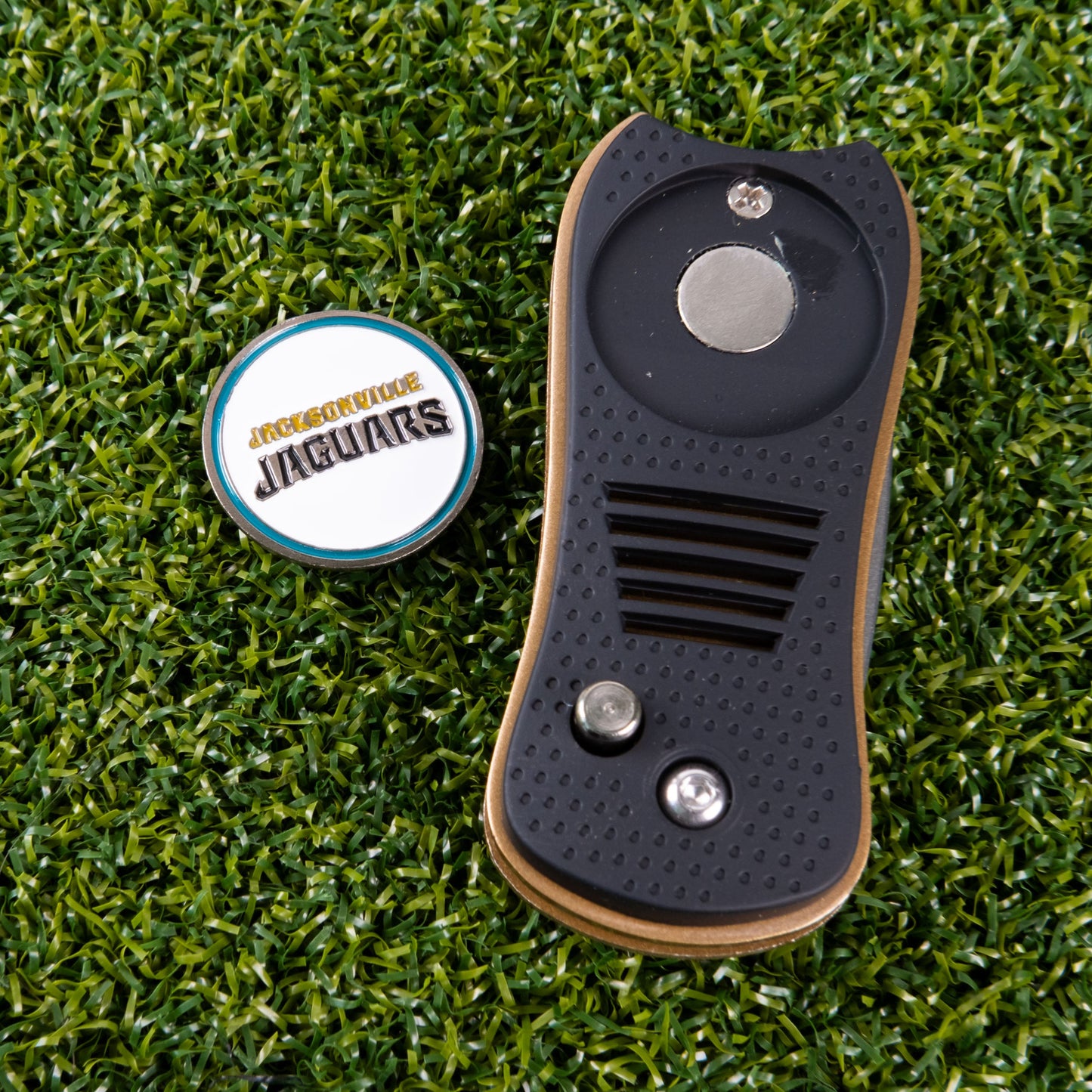 Jacksonville Jaguars Switchblade Divot Tool - Image 3 - Club Rehab