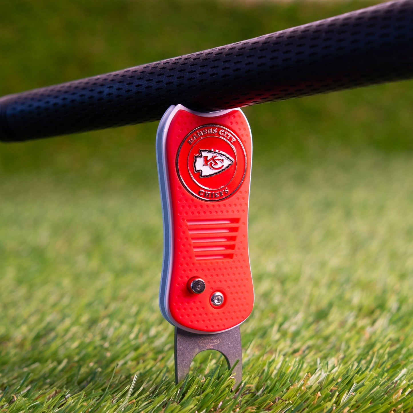 Kansas City Chiefs Switchblade Divot Tool - Image 4 - Club Rehab