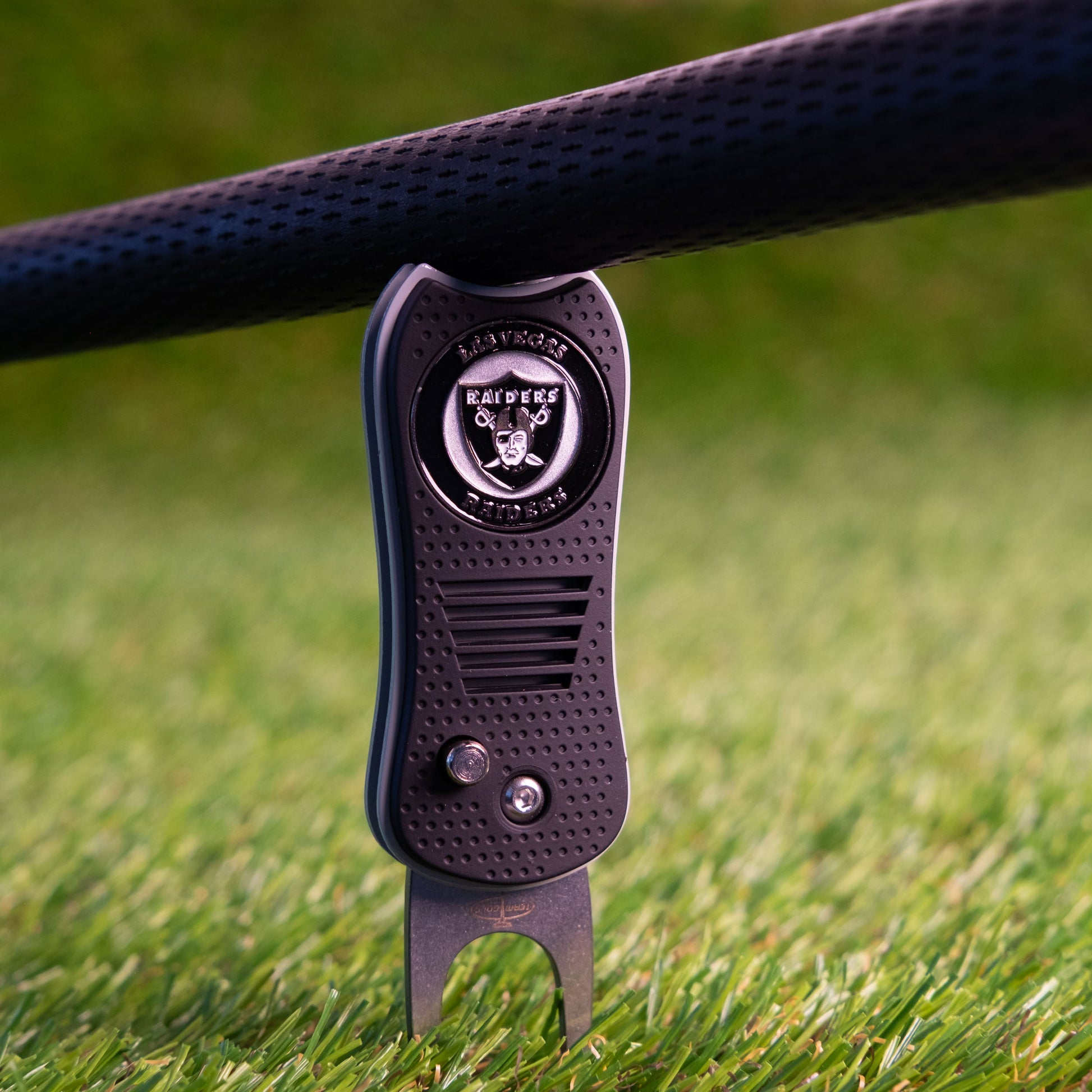 Las Vegas Raiders Switchblade Divot Tool - Image 4 - Club Rehab