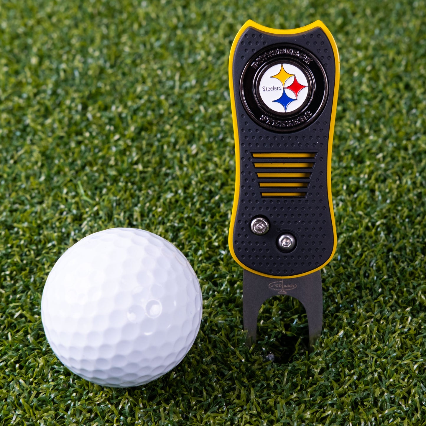 Pittsburgh Steelers Switchblade Divot Tool - Image 2 - Club Rehab