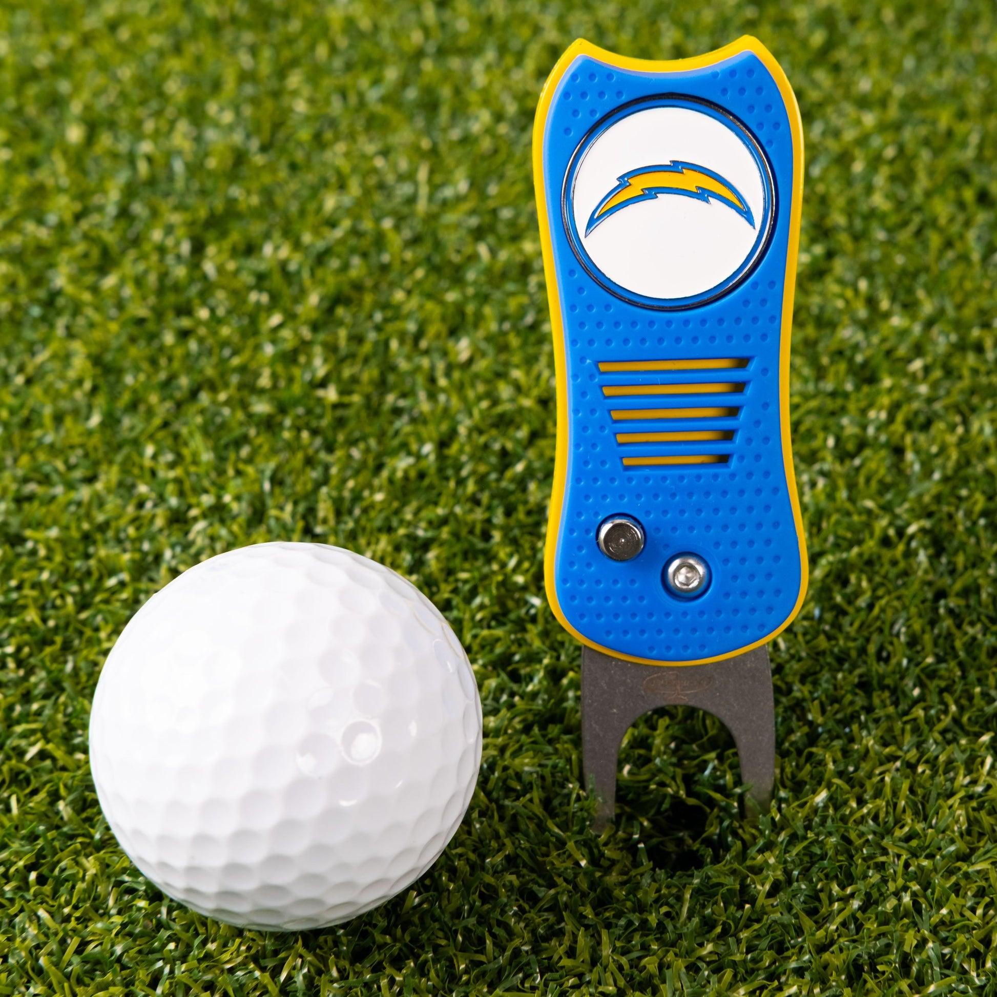 Los Angeles Chargers Switchblade Divot Tool - Image 2 - Club Rehab