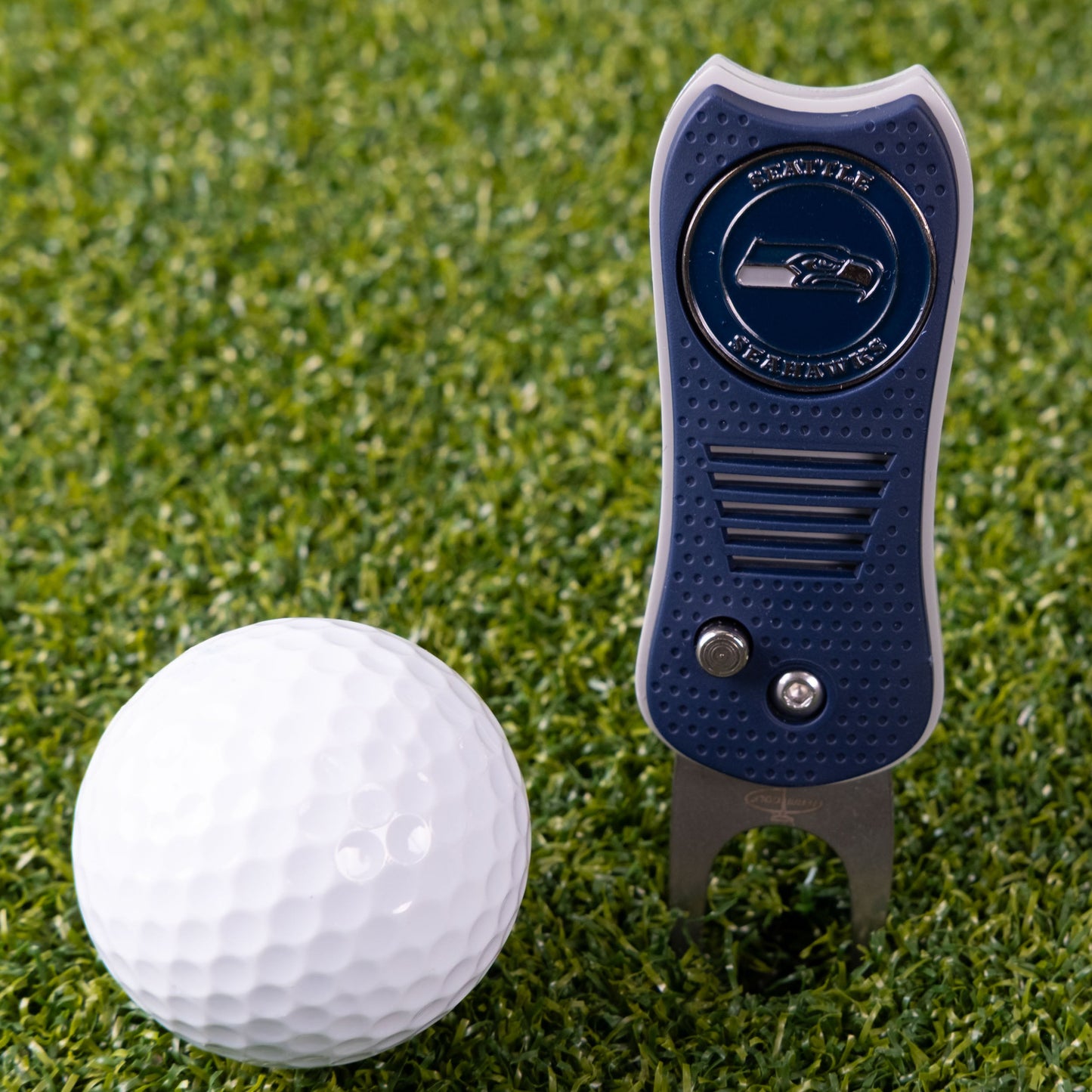 Seattle Seahawks Switchblade Divot Tool - Image 2 - Club Rehab