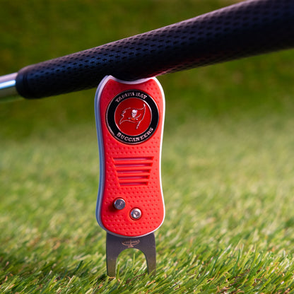 Tampa Bay Buccaneers Switchblade Divot Tool - Image 4 - Club Rehab
