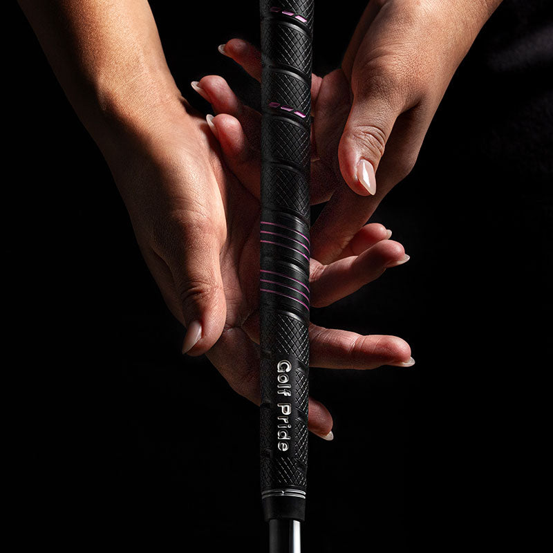 Hände um den unteren Bereich des CP2 Wrap-Griffs legen