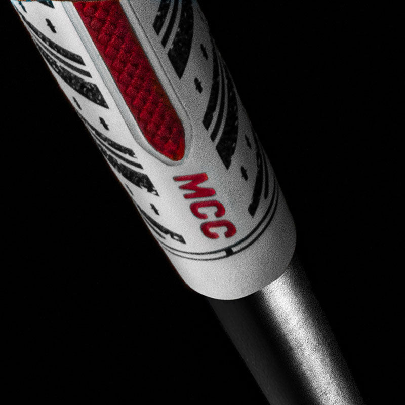 Nahaufnahme der Golf Pride MCC ALIGN Gummistruktur und des Brandings