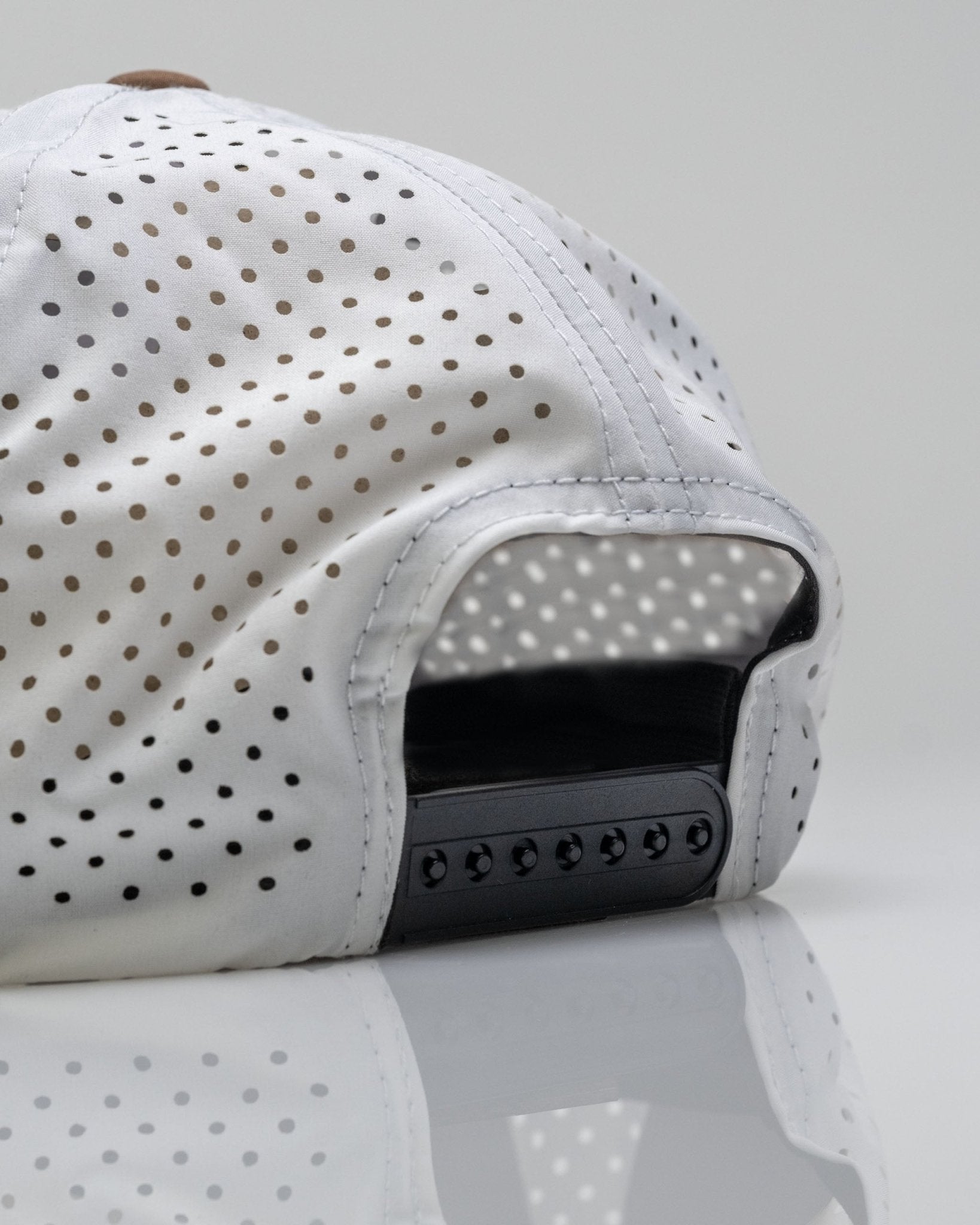 Highland Cow White - Perforated Rope Hat - Club Rehab