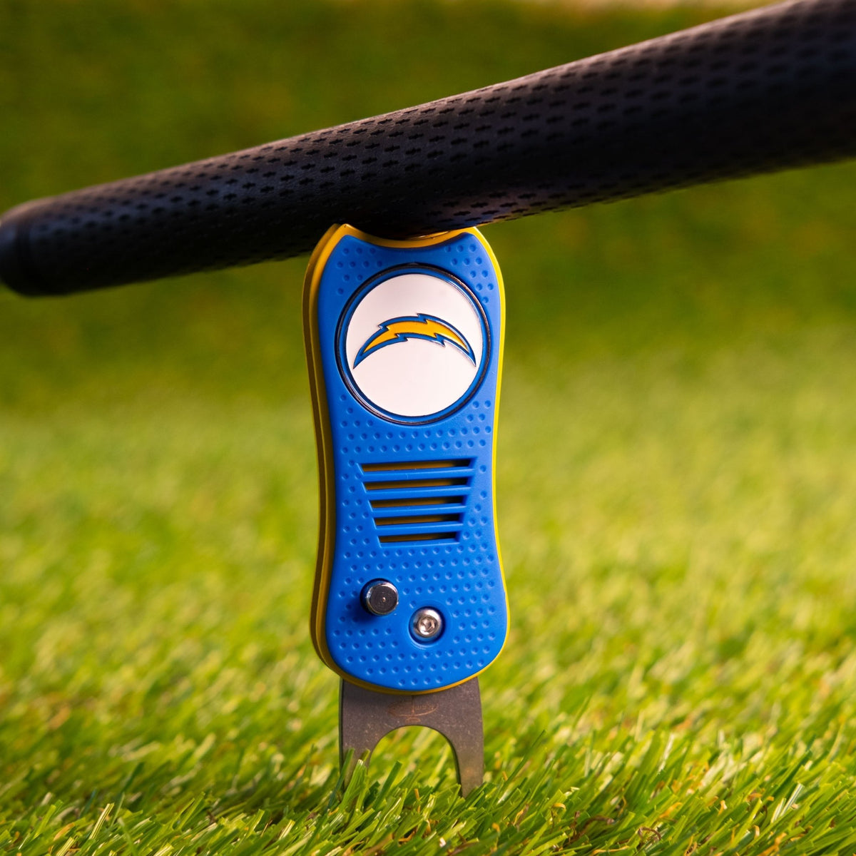 Los Angeles Chargers Switchblade Divot Tool - Image 4 - Club Rehab
